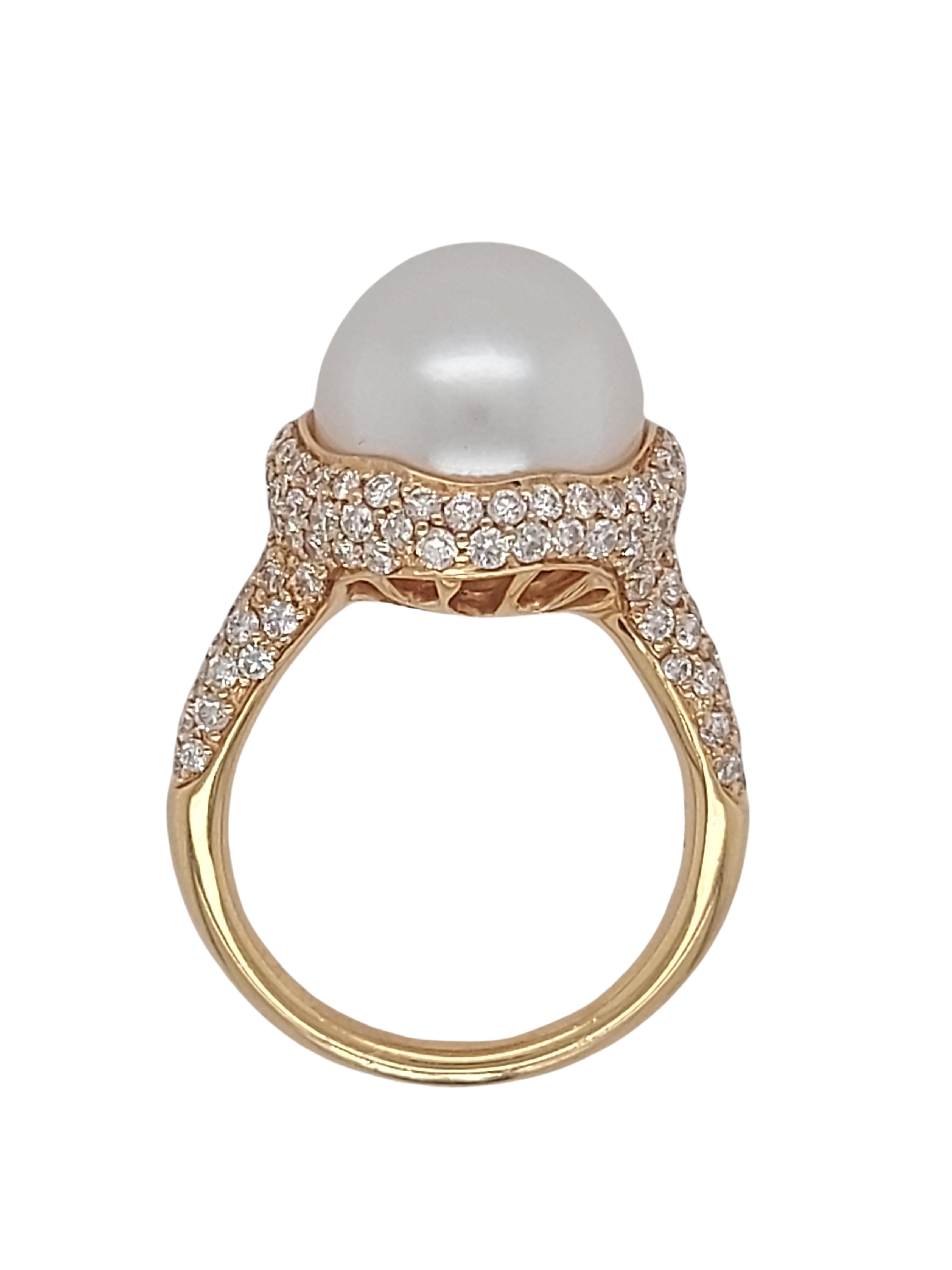 Stunning 18kt Yellow Gold Ring with Pearl & 1.38ct Diamonds For Sale 2