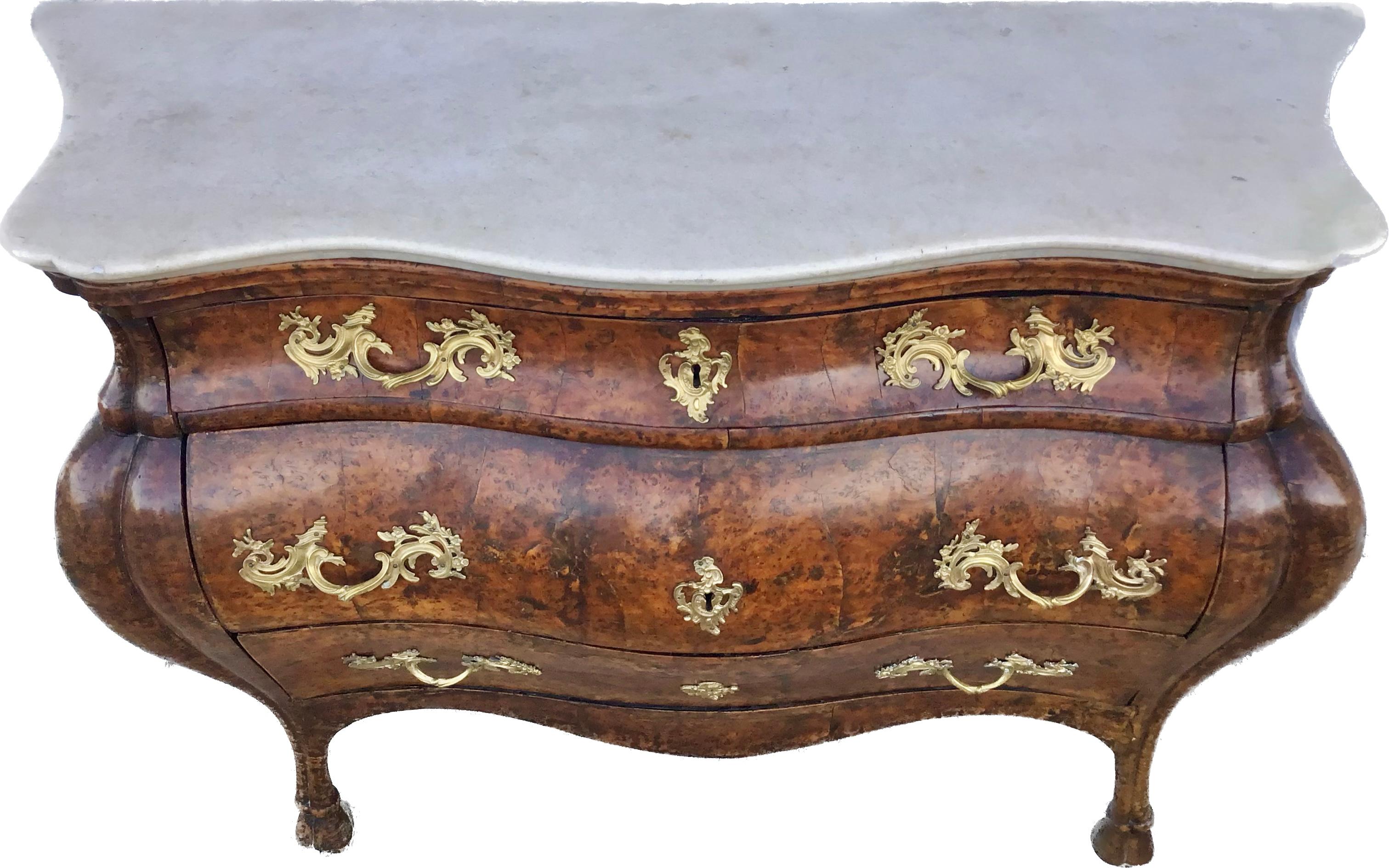 Stunning 18th C. Italian Rococo Bombe Commode For Sale 4