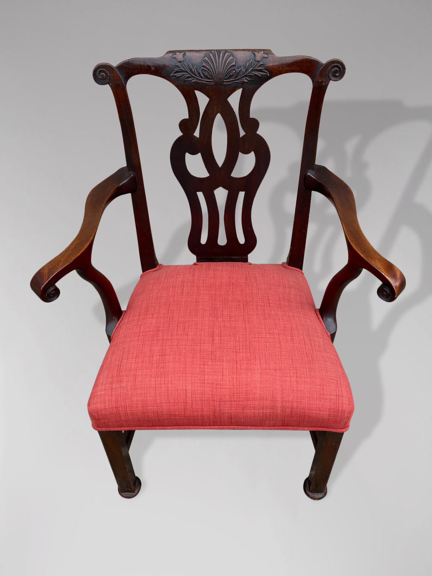 XVIIIe siècle et antérieur Superbe fauteuil Chippendale en acajou du 18ème siècle de la période George III en vente