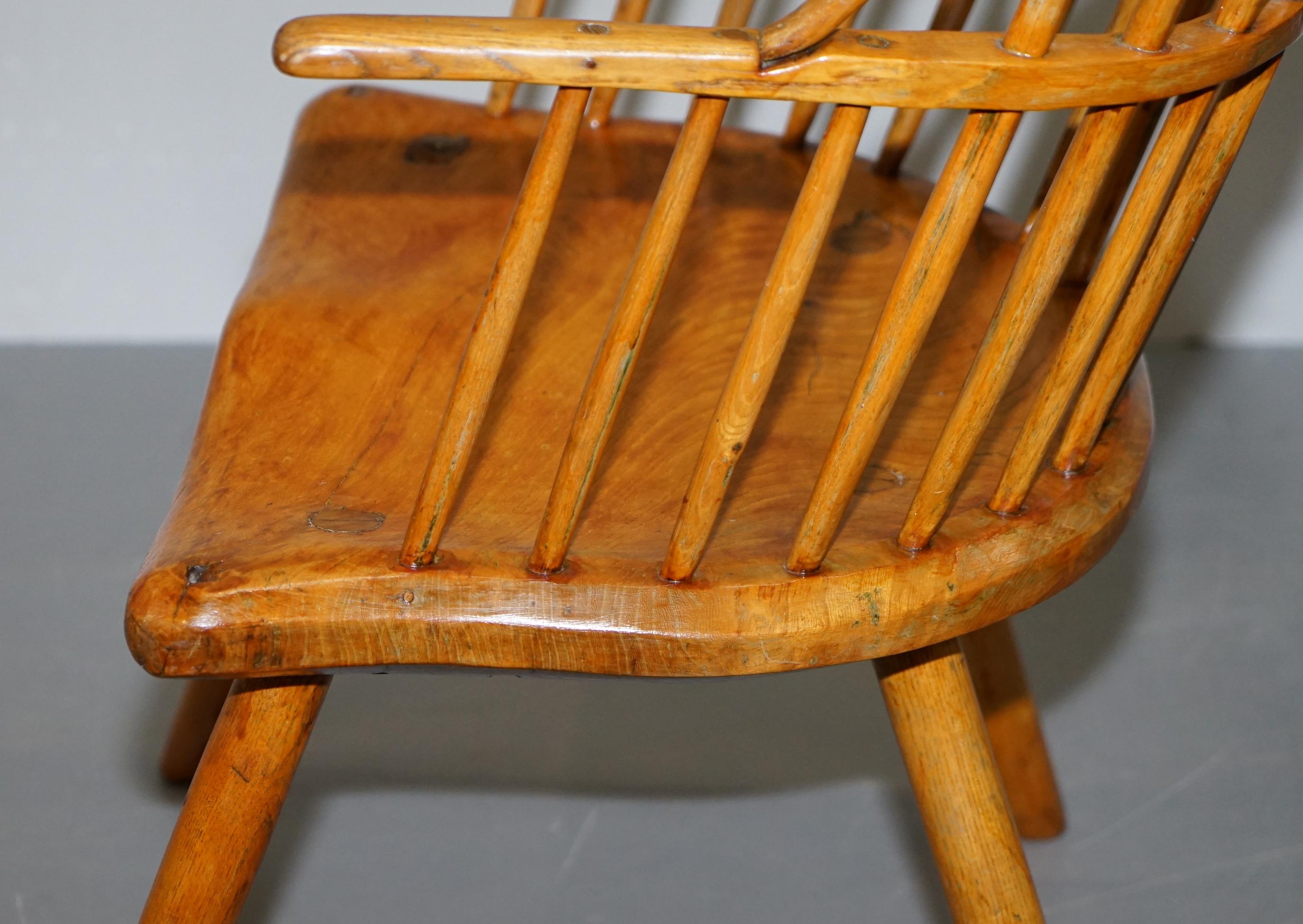 Stunning 18th Century Yew Wood Windsor Armchair Primate Design Stick Back For Sale 10