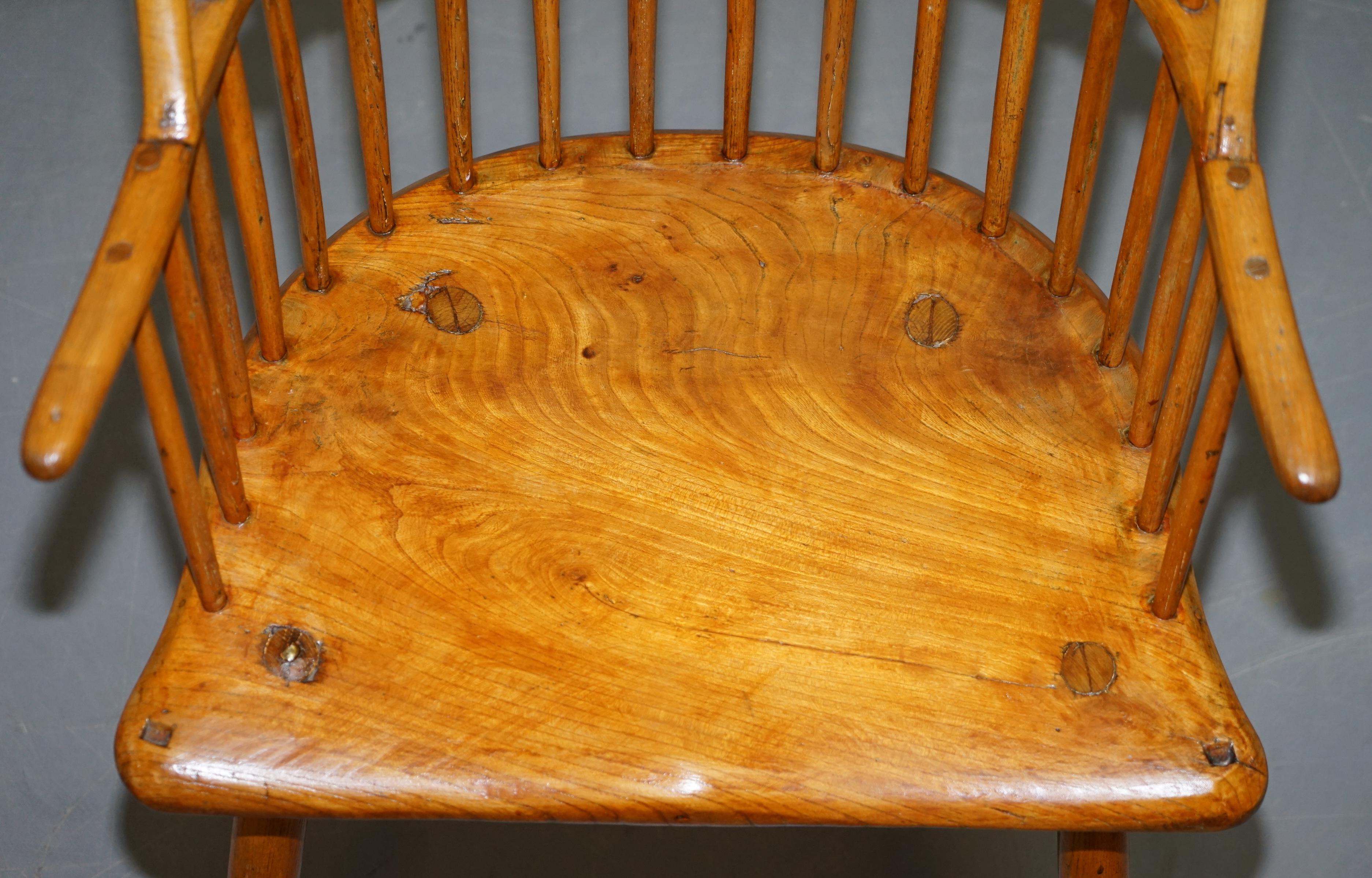 Atemberaubender Windsor-Sessel aus Eibenholz im Primate-Design aus dem 18. Jahrhundert (Englisch) im Angebot