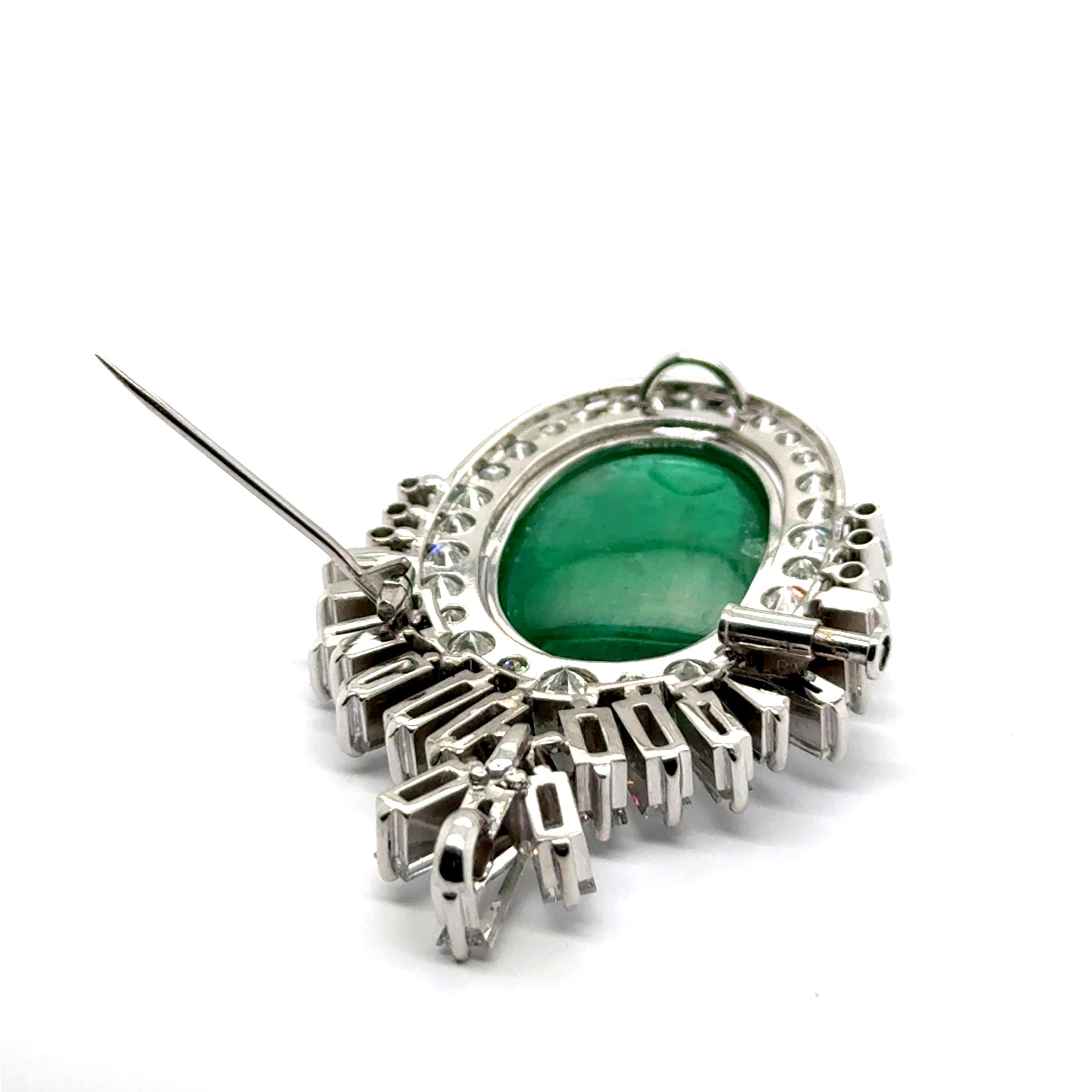 Stunning 19.00 Carat Emerald & Diamond Brooch-Pendant in Platinum 950 For Sale 7