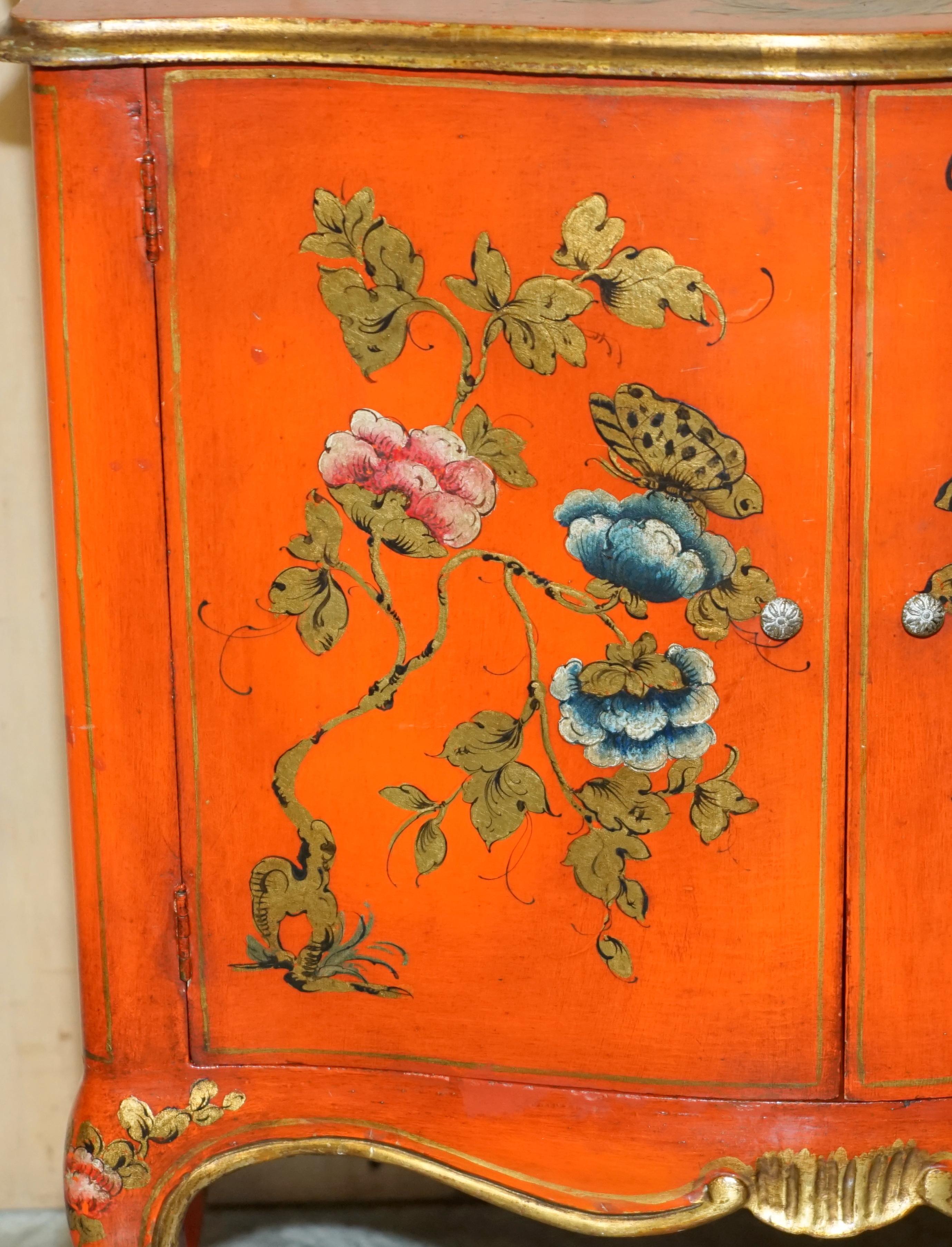 Wood STUNNING 1920's VINTAGE CHINESE CHINOISERIE GEISHA GIRLS LACQUER SIDE CABINET For Sale
