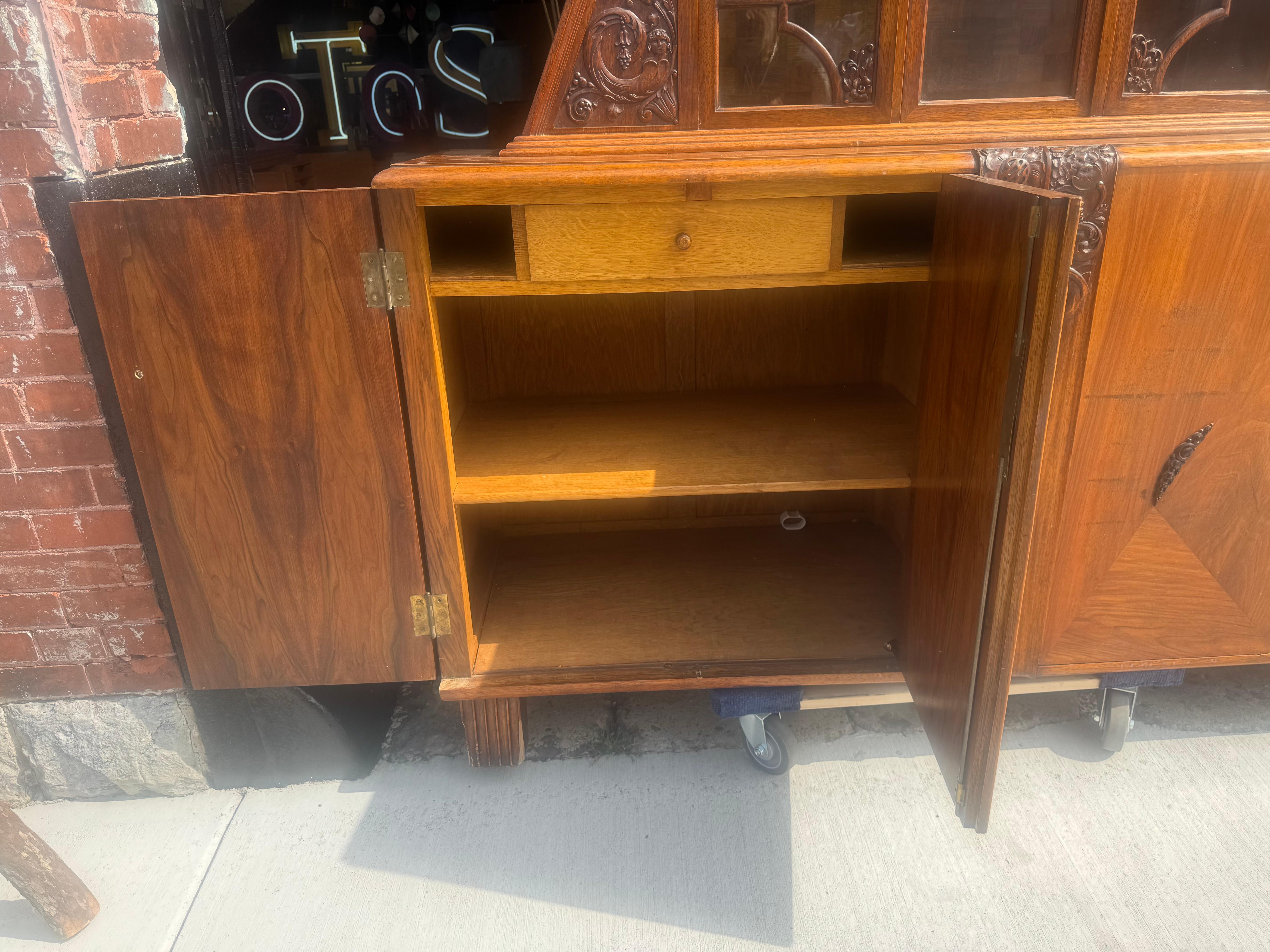 Milieu du XXe siècle Superbe serveur / armoire de l'école d'Amsterdam Art déco des années 1930 par Piet Kramer en vente