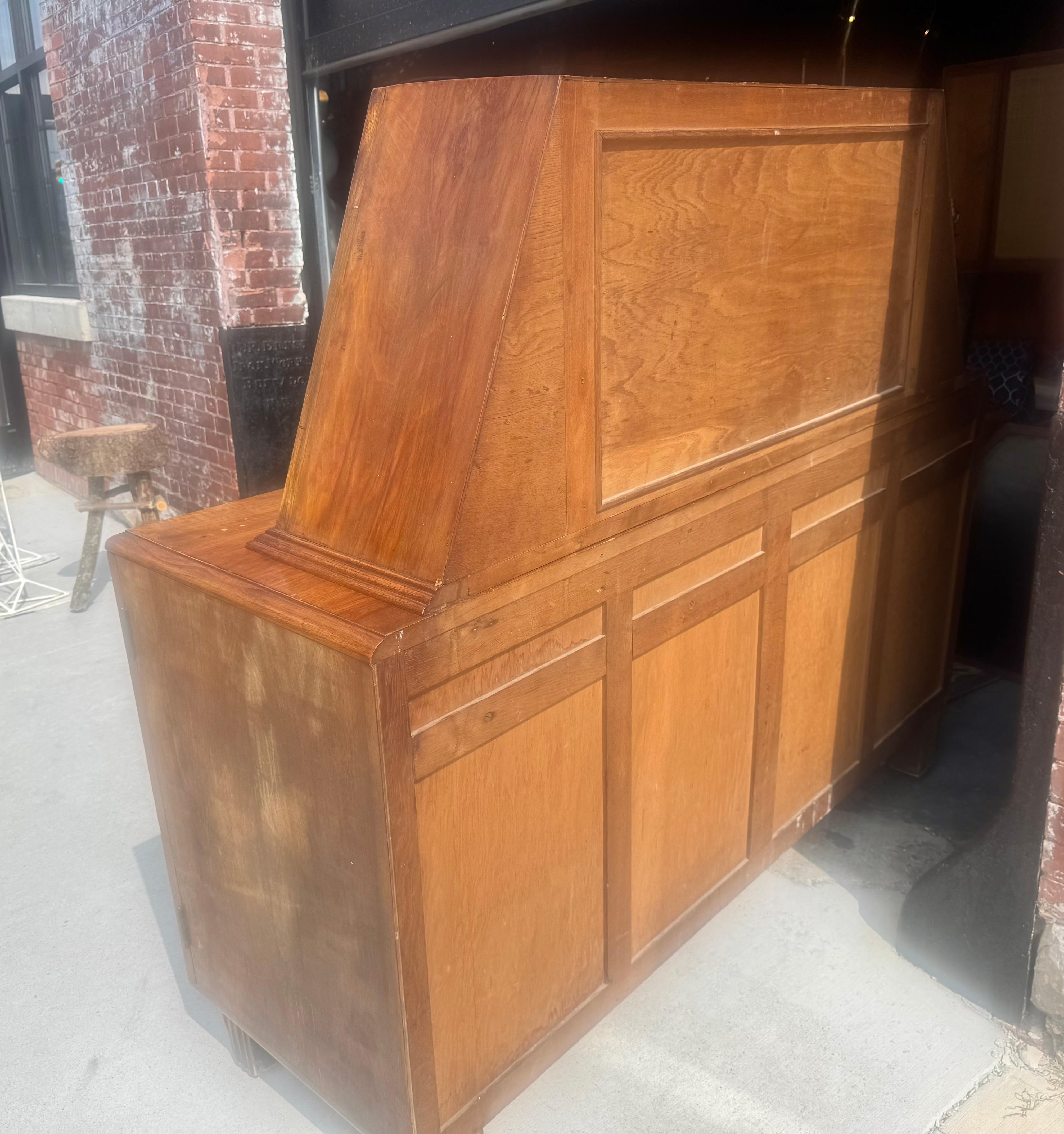 Superbe serveur / armoire de l'école d'Amsterdam Art déco des années 1930 par Piet Kramer en vente 3