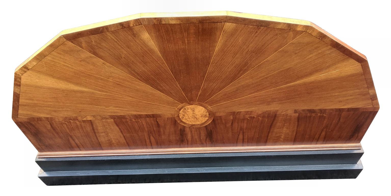 Stunning 1930s Art Deco Walnut Sunray Double Bed In Good Condition In Devon, England