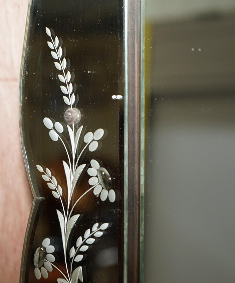 Stunning 1930s French Art Deco Venetian Etched and Engraved Beveled Mirror For Sale 7