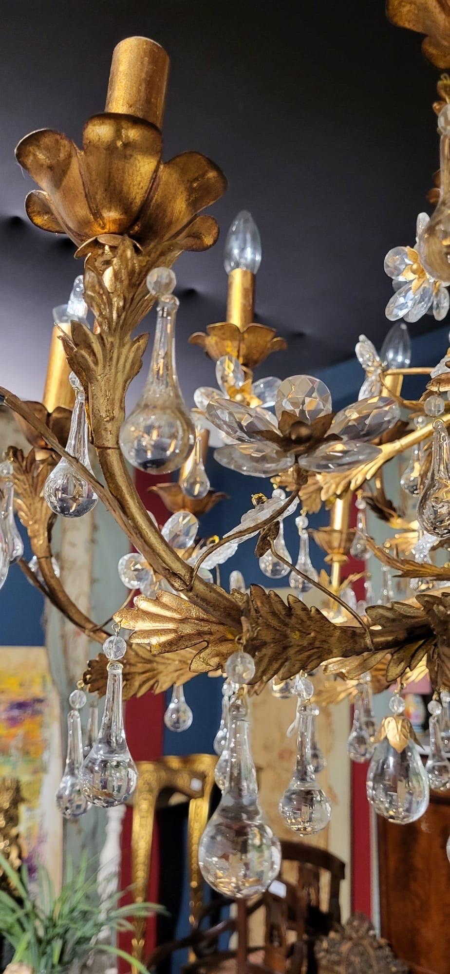 20ième siècle Superbe lustre italien des années 1930 en métal doré et cristal de Murano 100x90cm en vente