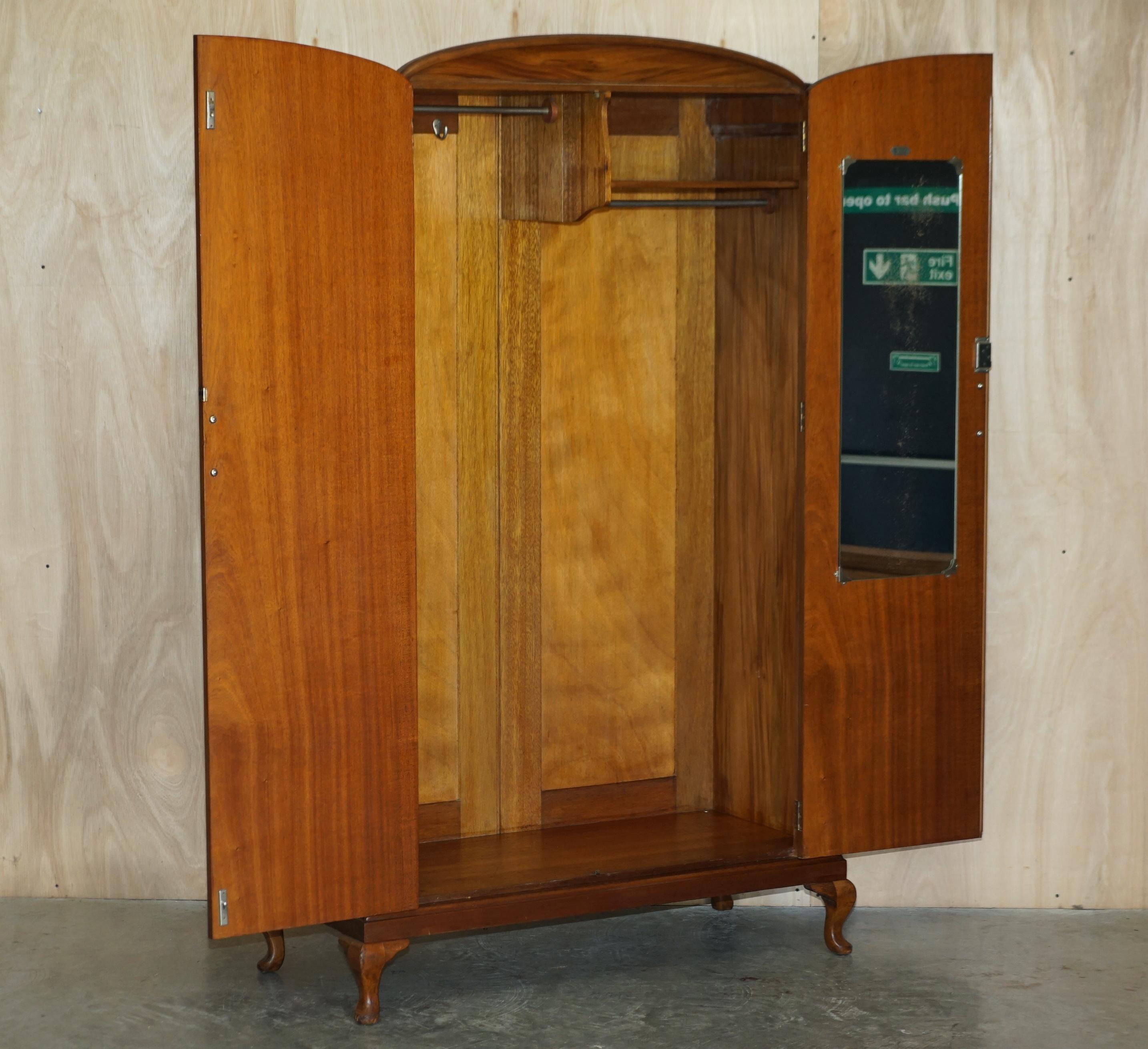 Atemberaubende 1932 Waring & Gillow Burr Walnuss Doppel Bank Kleiderschrank mit Spiegel im Angebot 5