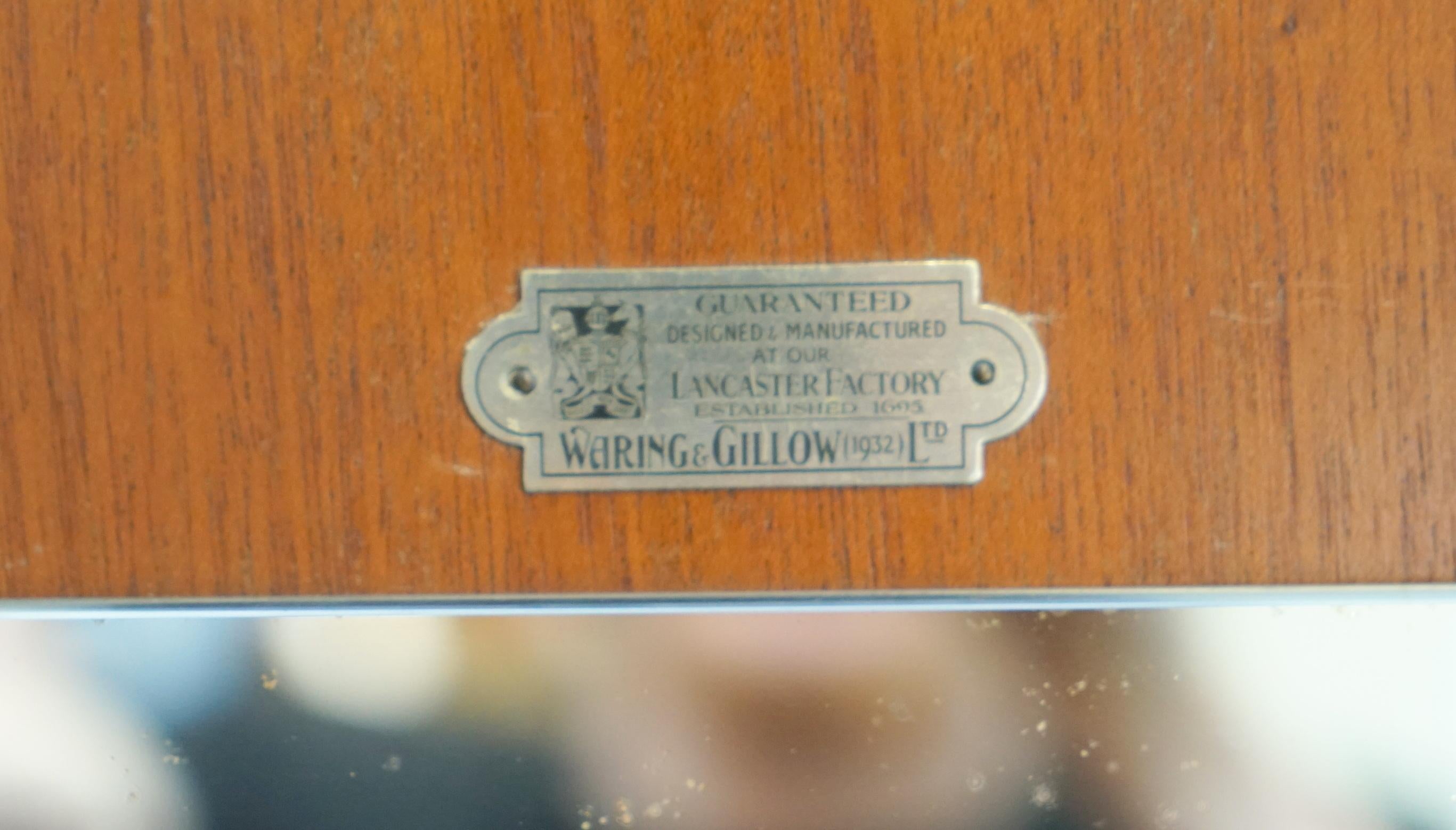 Superbe armoire à deux corps en ronce de noyer de 1932 de Waring and Gillows avec miroir en vente 8