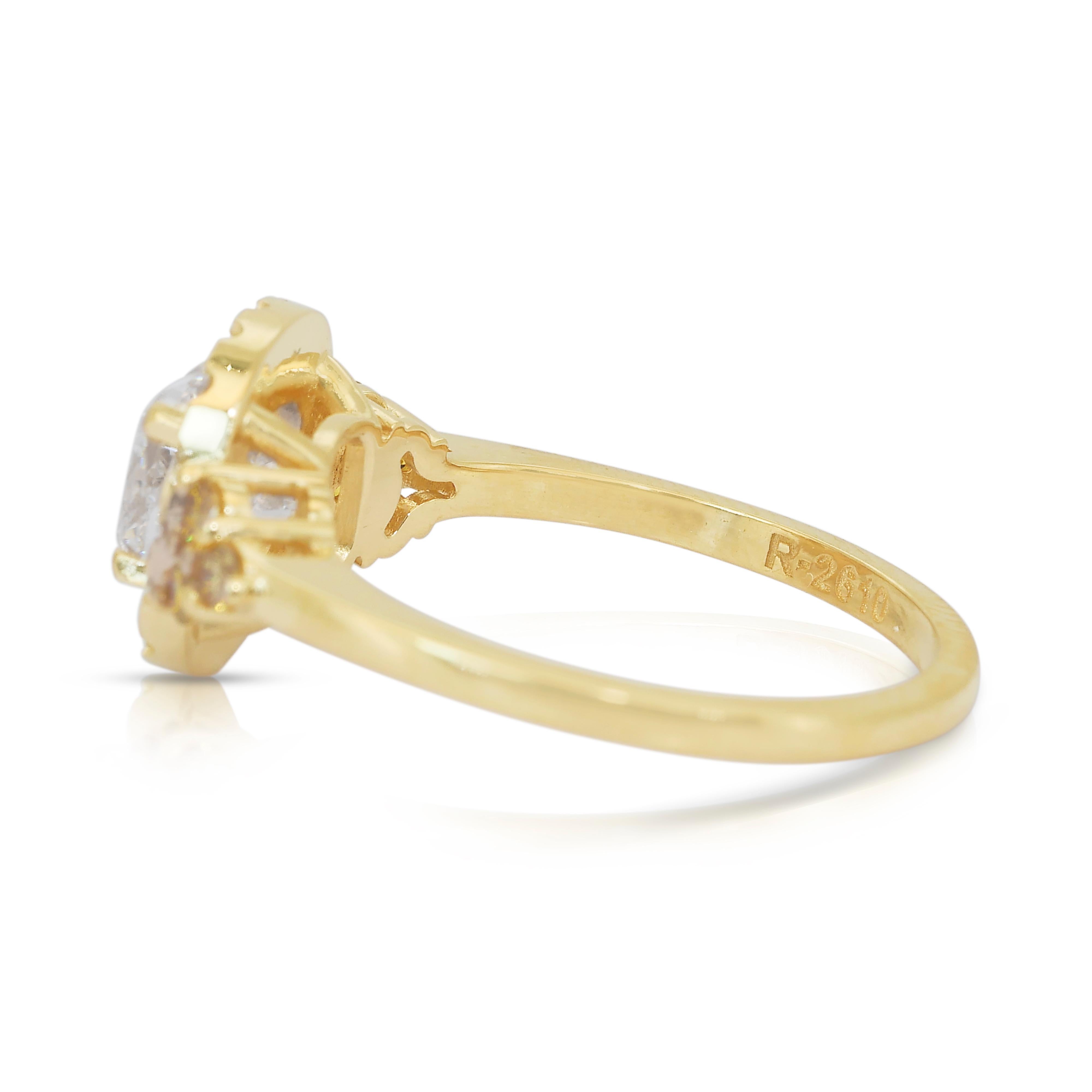 Stunning 1.93ct Diamonds Halo Ring in 18k Yellow Gold - IGI Certified In New Condition For Sale In רמת גן, IL