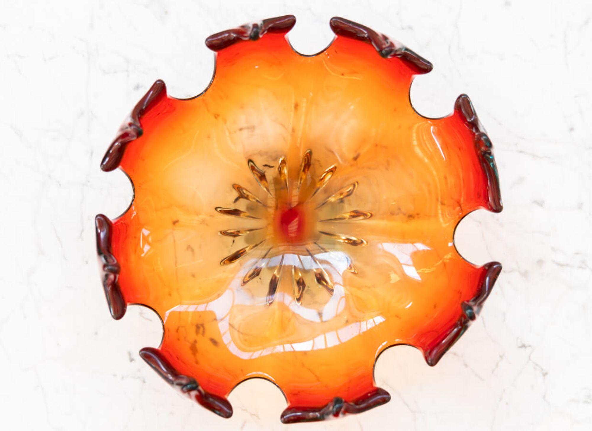 Stunning 1950s Red Glass Centerpiece - Mid-Century Elegance In Good Condition In Manzano, IT