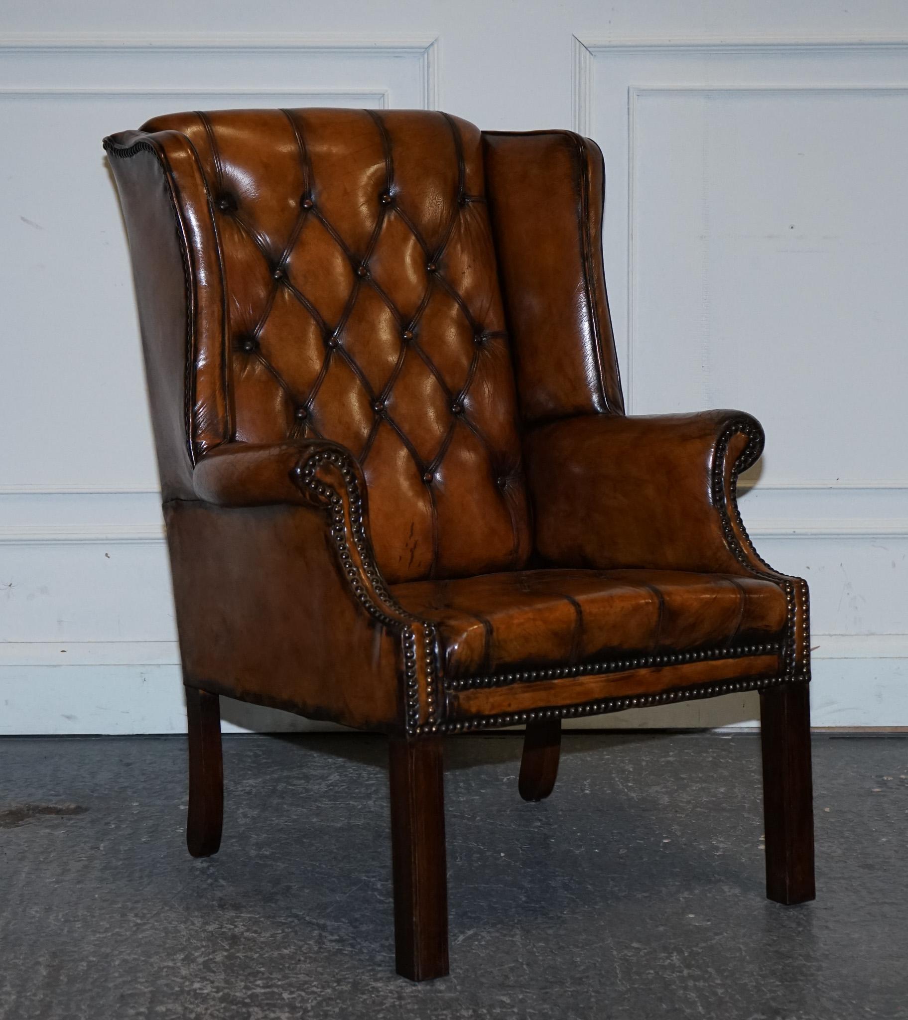 STUNNING ARMCHAiRS EN CUIR BRUN CHESTERFIELD WINGBACK DES ANNÉES 1960 TEINTES A LA MAIN en vente 9