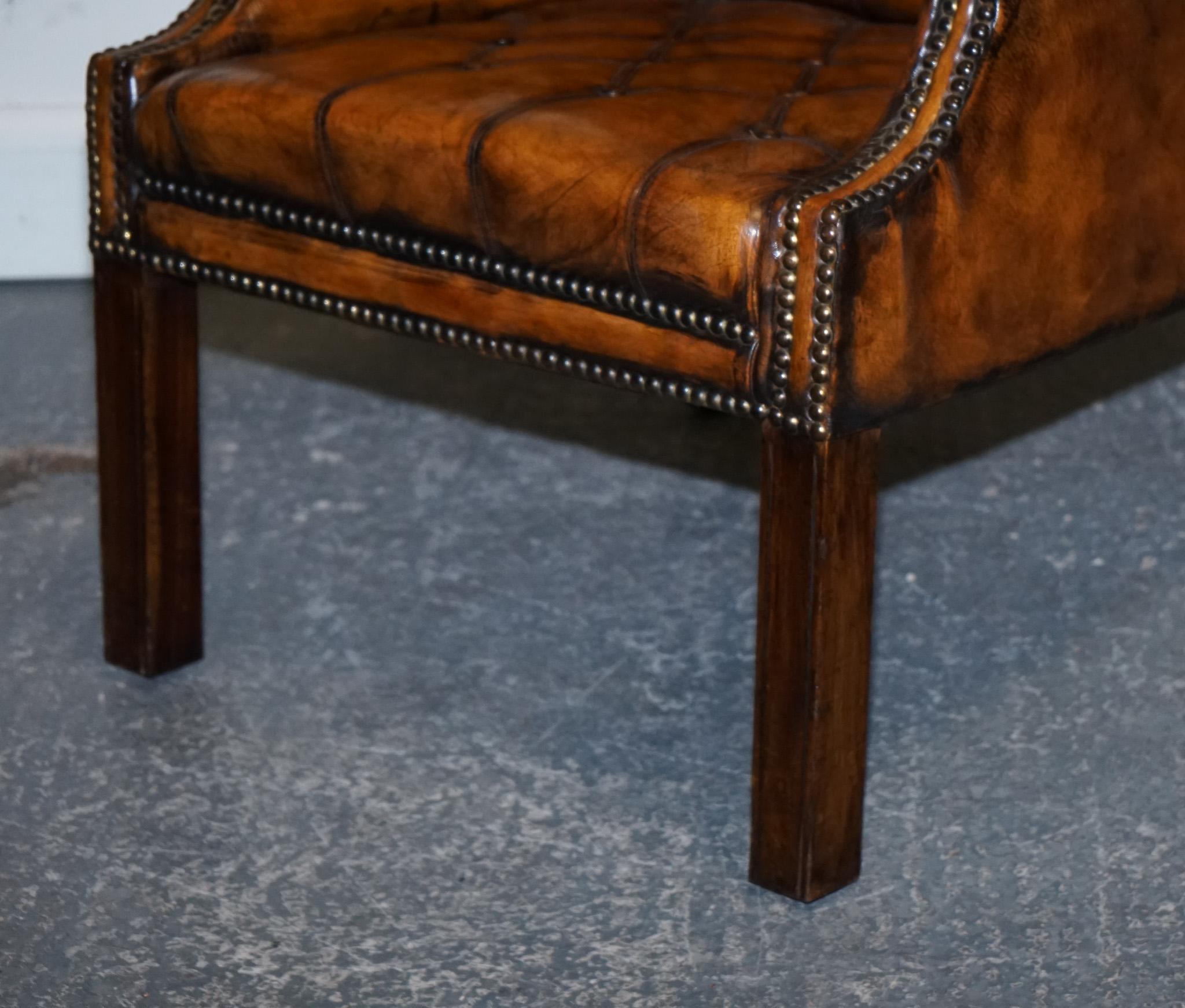 STUNNING ARMCHAiRS EN CUIR BRUN CHESTERFIELD WINGBACK DES ANNÉES 1960 TEINTES A LA MAIN en vente 13