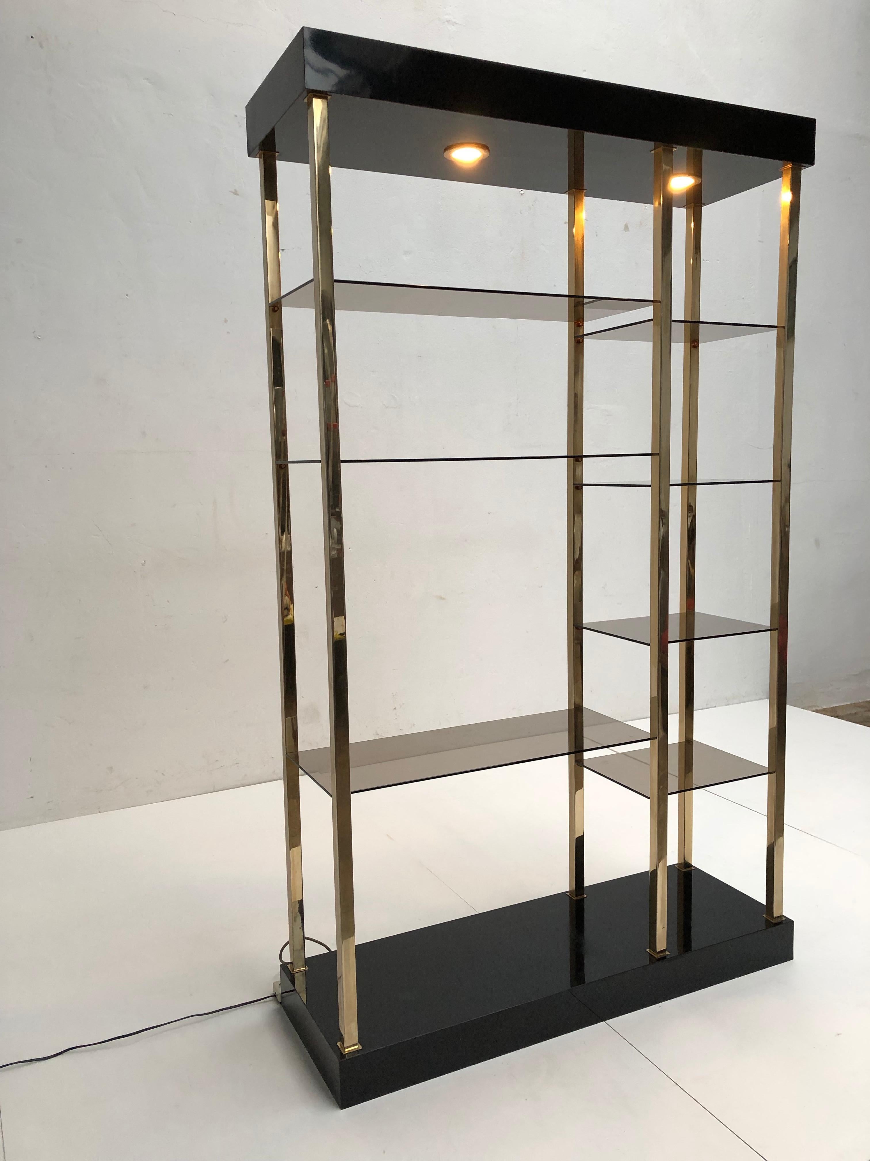 Stunning 1970s Brass and Glass Illuminated Étagère in the Style of Romeo Rega In Good Condition In bergen op zoom, NL