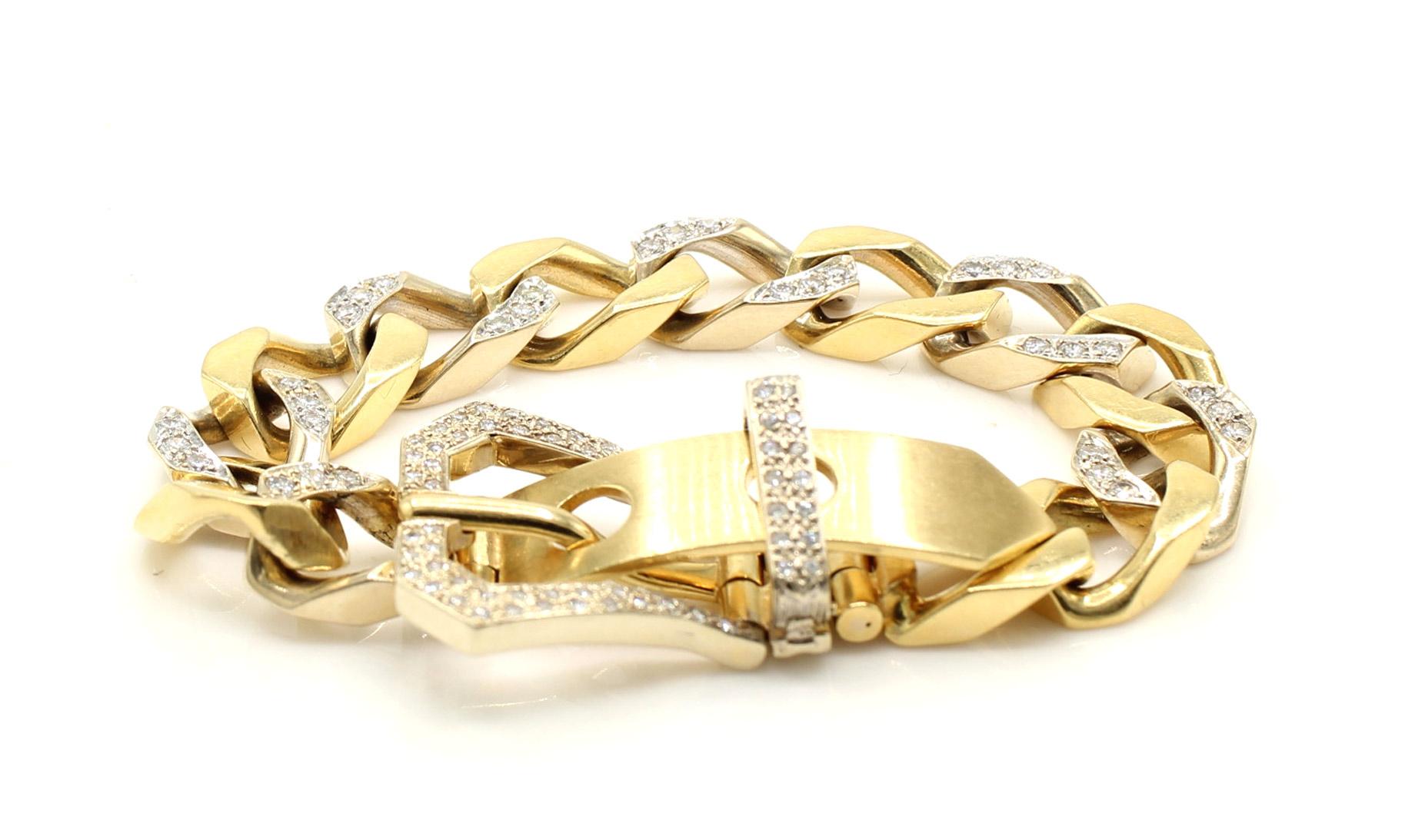 Impresionante pulsera de hebilla de cinturón de oro amarillo de 18 quilates con diamantes de los años 70 en Bueno estado para la venta en New York, NY