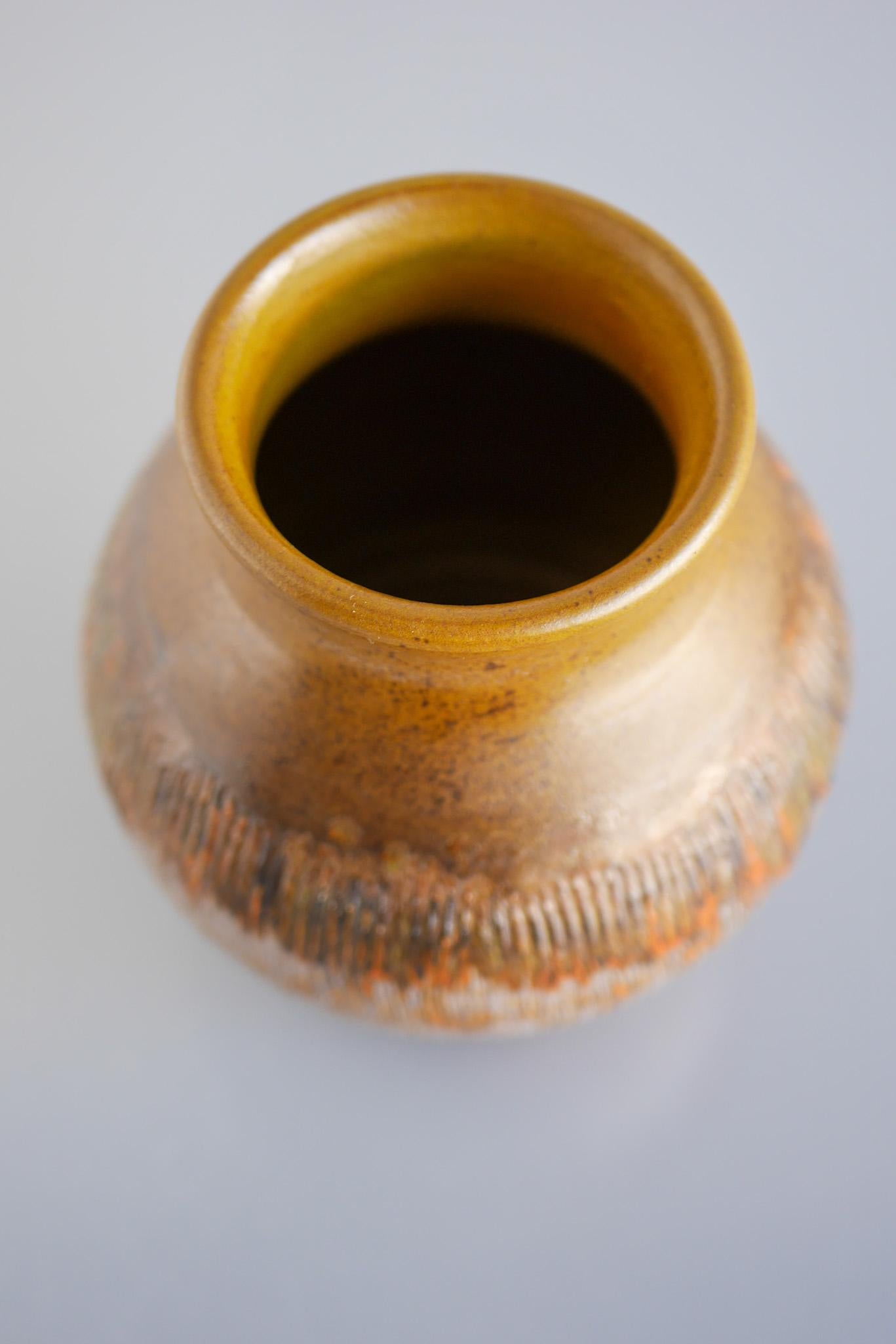 Splendido vaso e piccolo piatto della metà del secolo scorso di Tilgmans, Svezia. in vendita 8