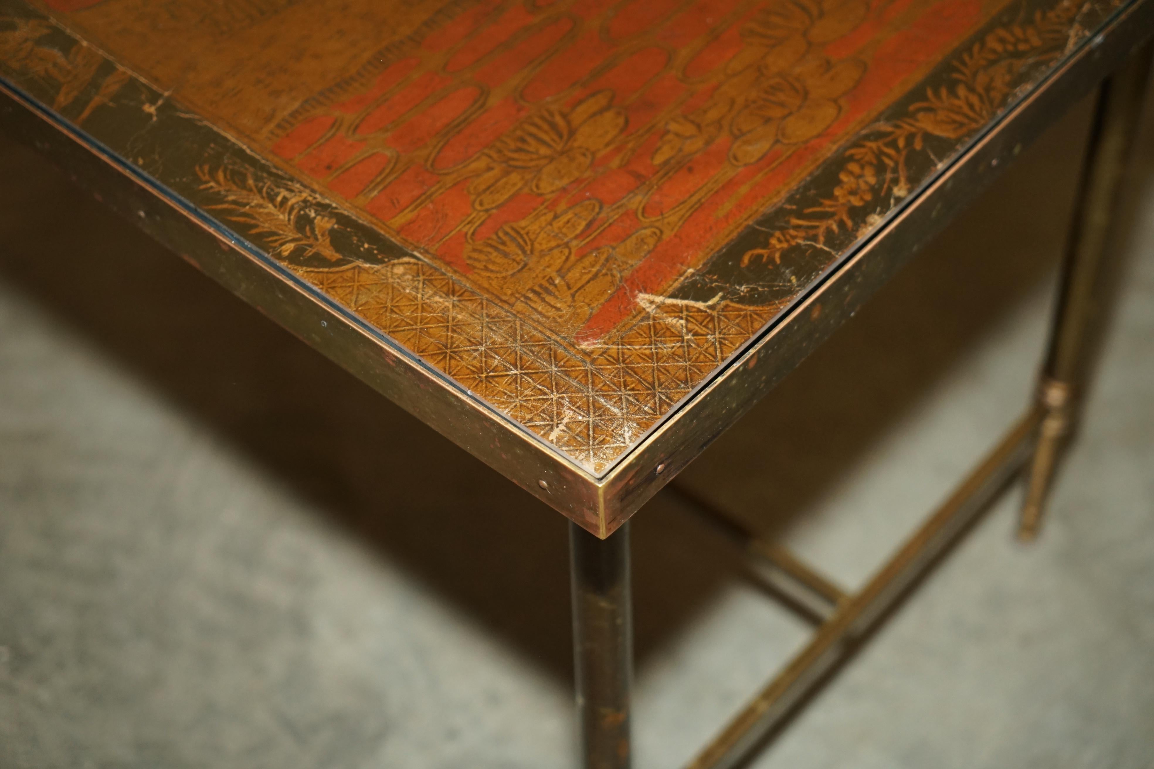 MESA DE CAFÉ CHINA CHINOISERIE FRANCESA DE GILT Y LACADA DE LOS VINTAGE FANTÁSTICOS DE LOS AÑOS 70 en venta 2