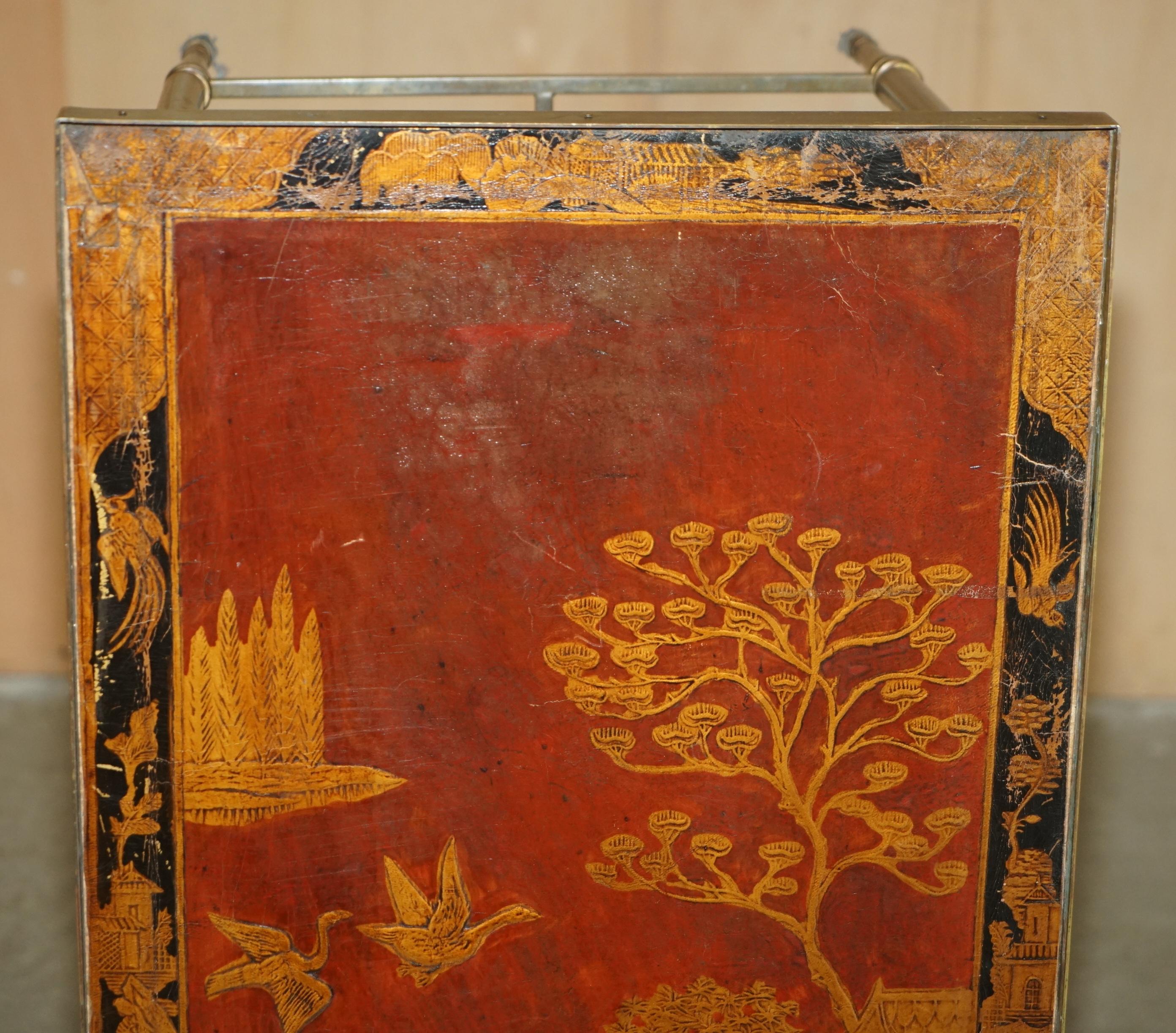 MESA DE CAFÉ CHINA CHINOISERIE FRANCESA DE GILT Y LACADA DE LOS VINTAGE FANTÁSTICOS DE LOS AÑOS 70 Cuero en venta
