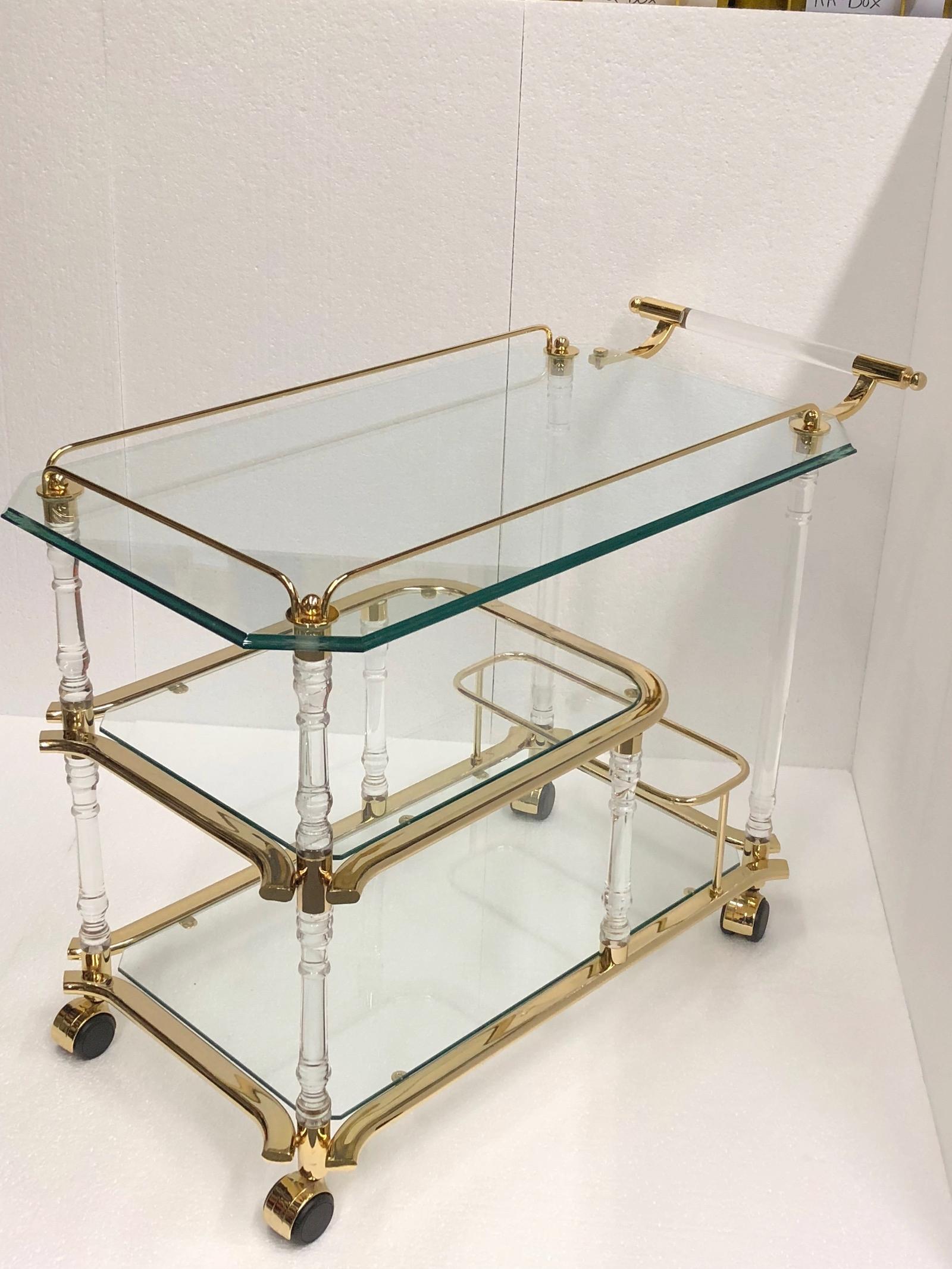 Stunning 1980s Bar Cart, Tea Trolley or Drinks Stand in Brass, Glass and Lucite In Good Condition In Nuernberg, DE