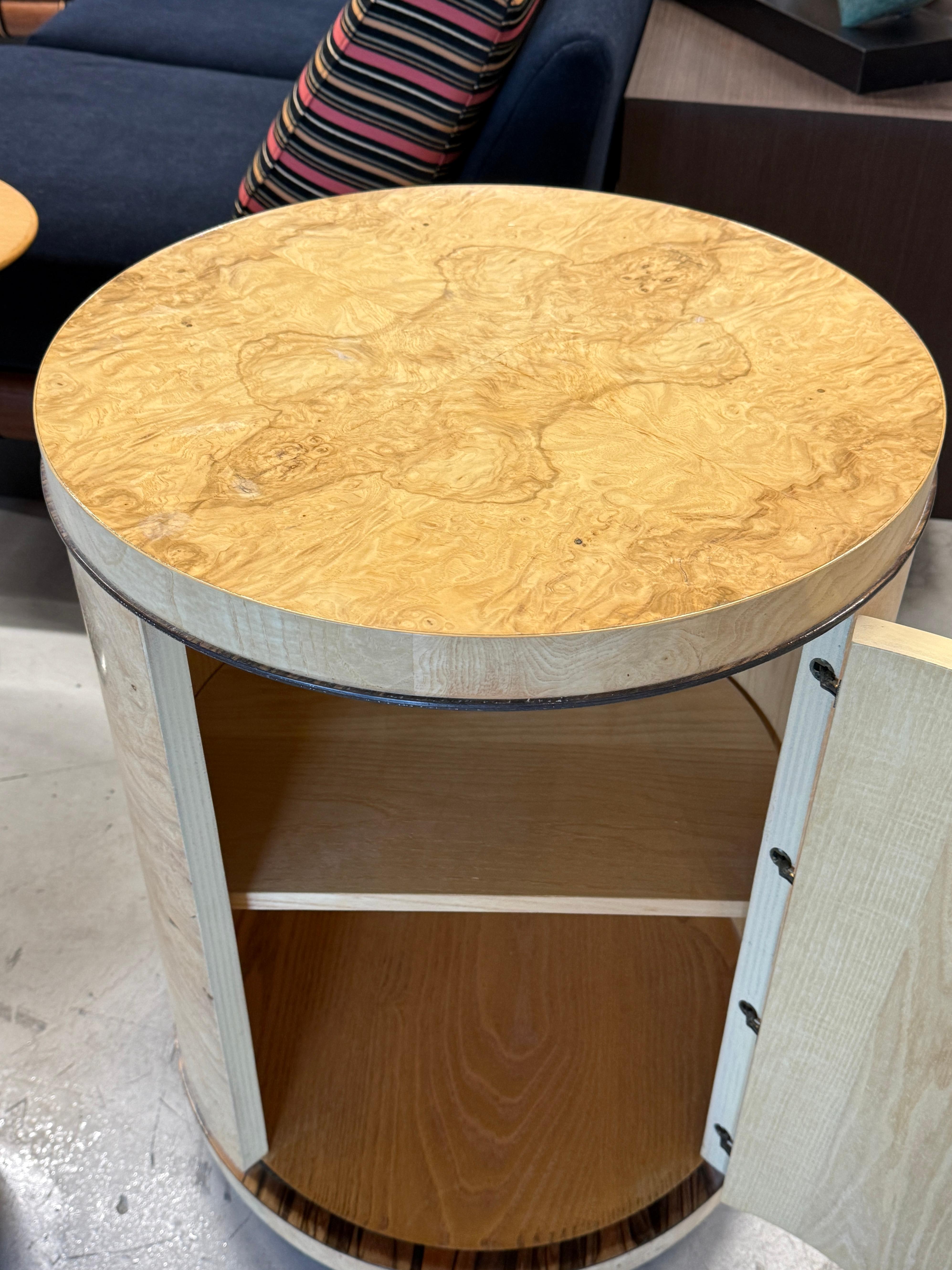 Superbes tables de nuit en loupe de Henredon des années 1980 en vente 3