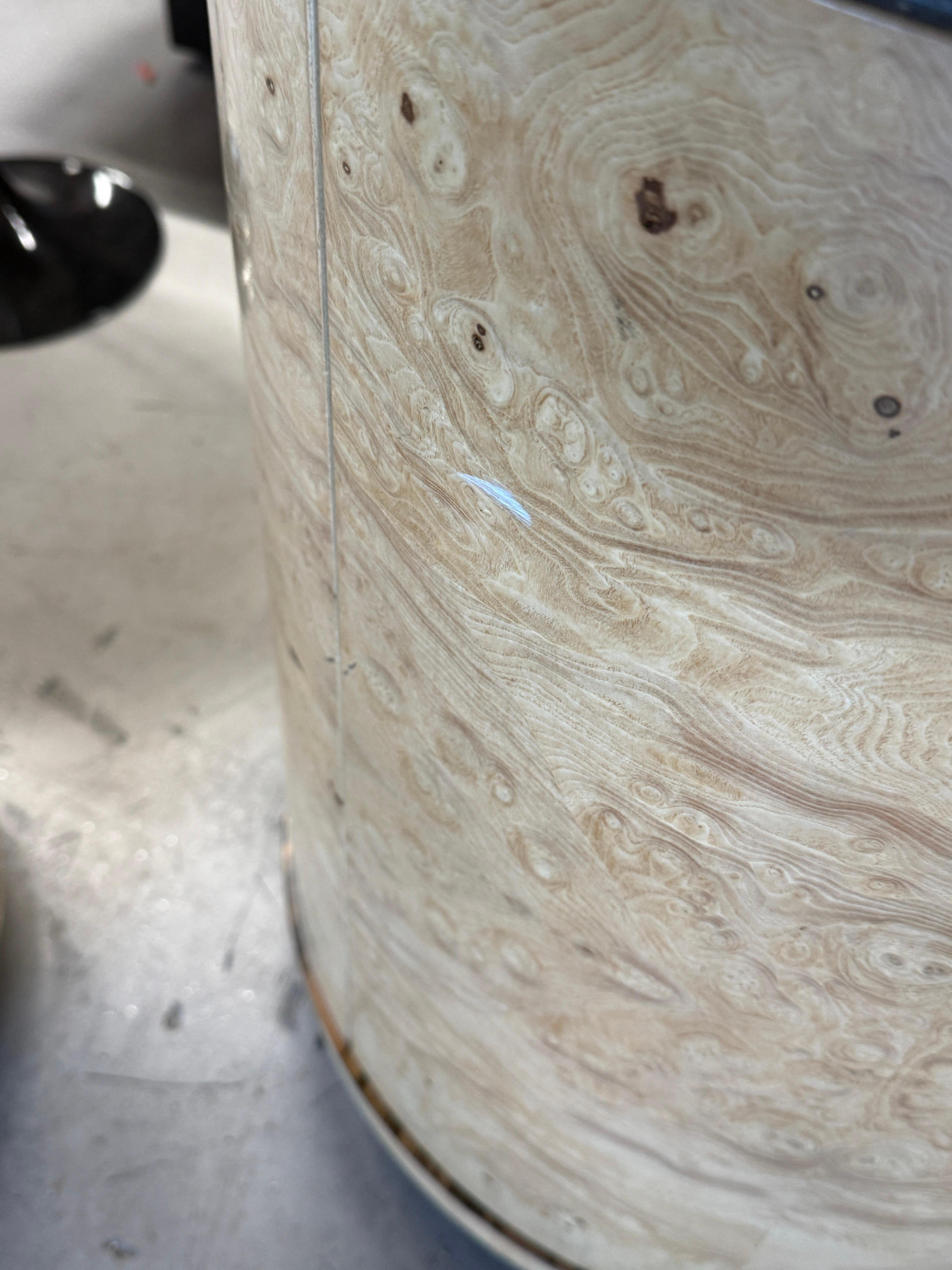 Superbes tables de nuit en loupe de Henredon des années 1980 en vente 5