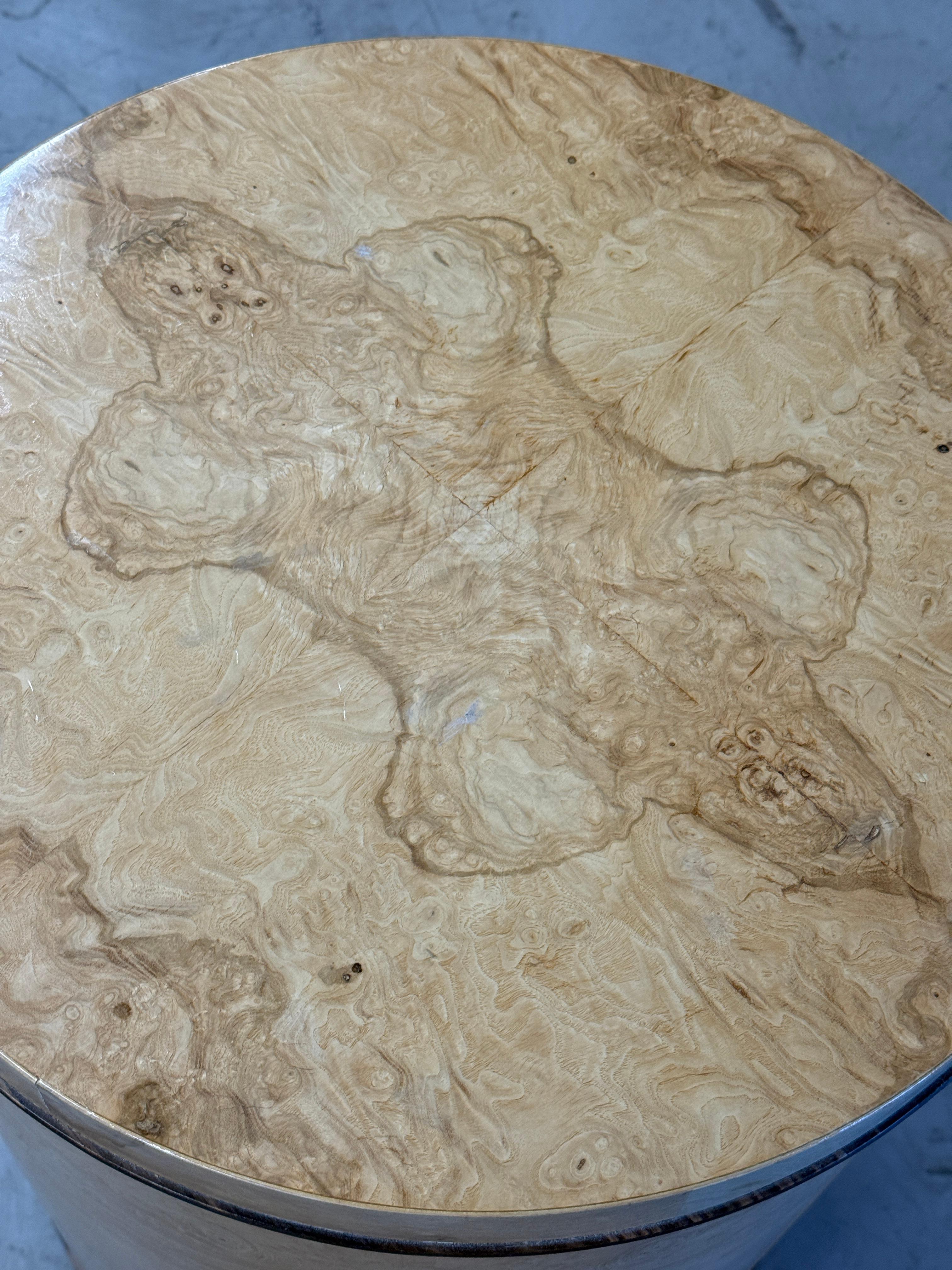 Superbes tables de nuit en loupe de Henredon des années 1980 en vente 8