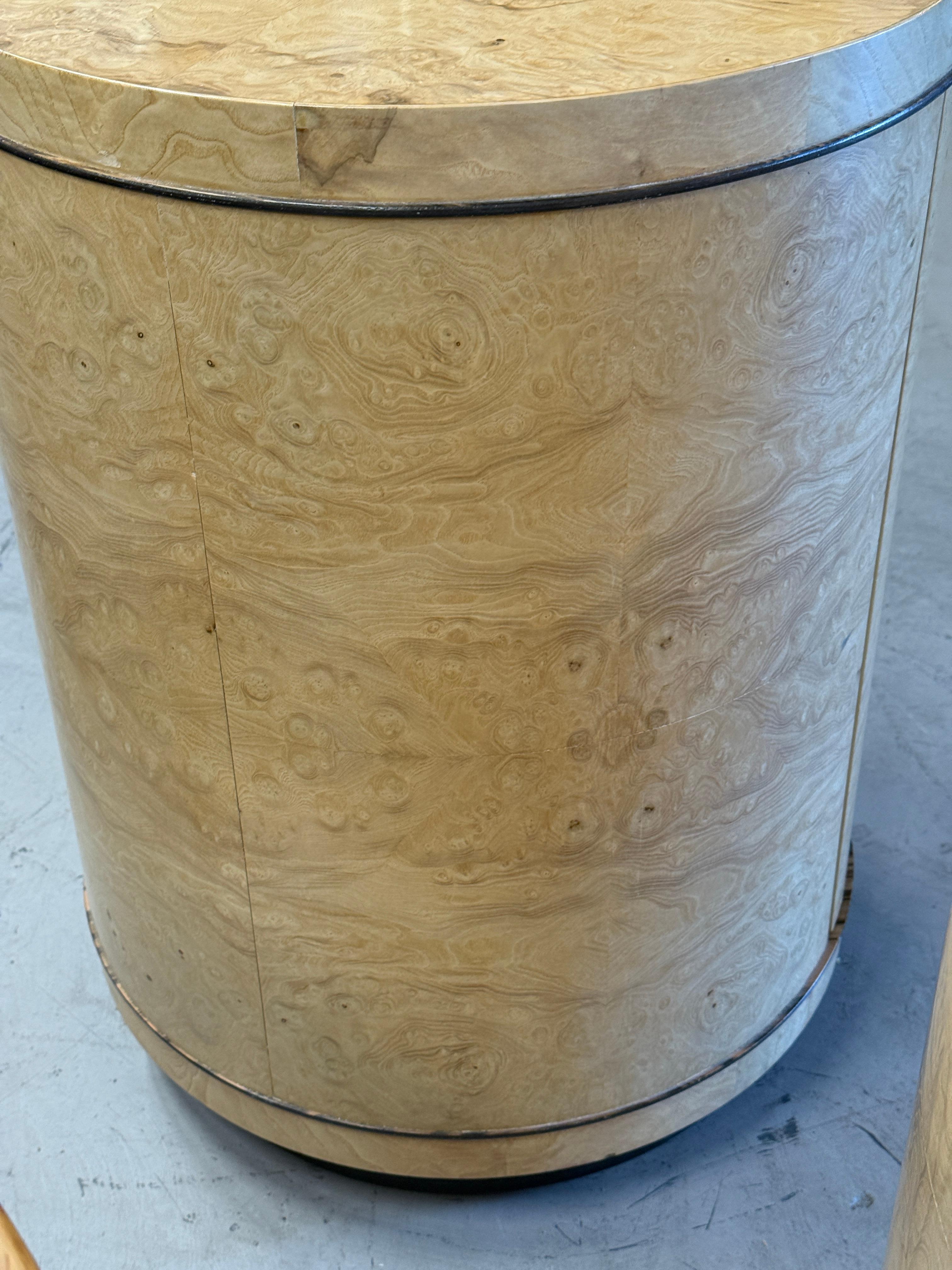 Superbes tables de nuit en loupe de Henredon des années 1980 en vente 10