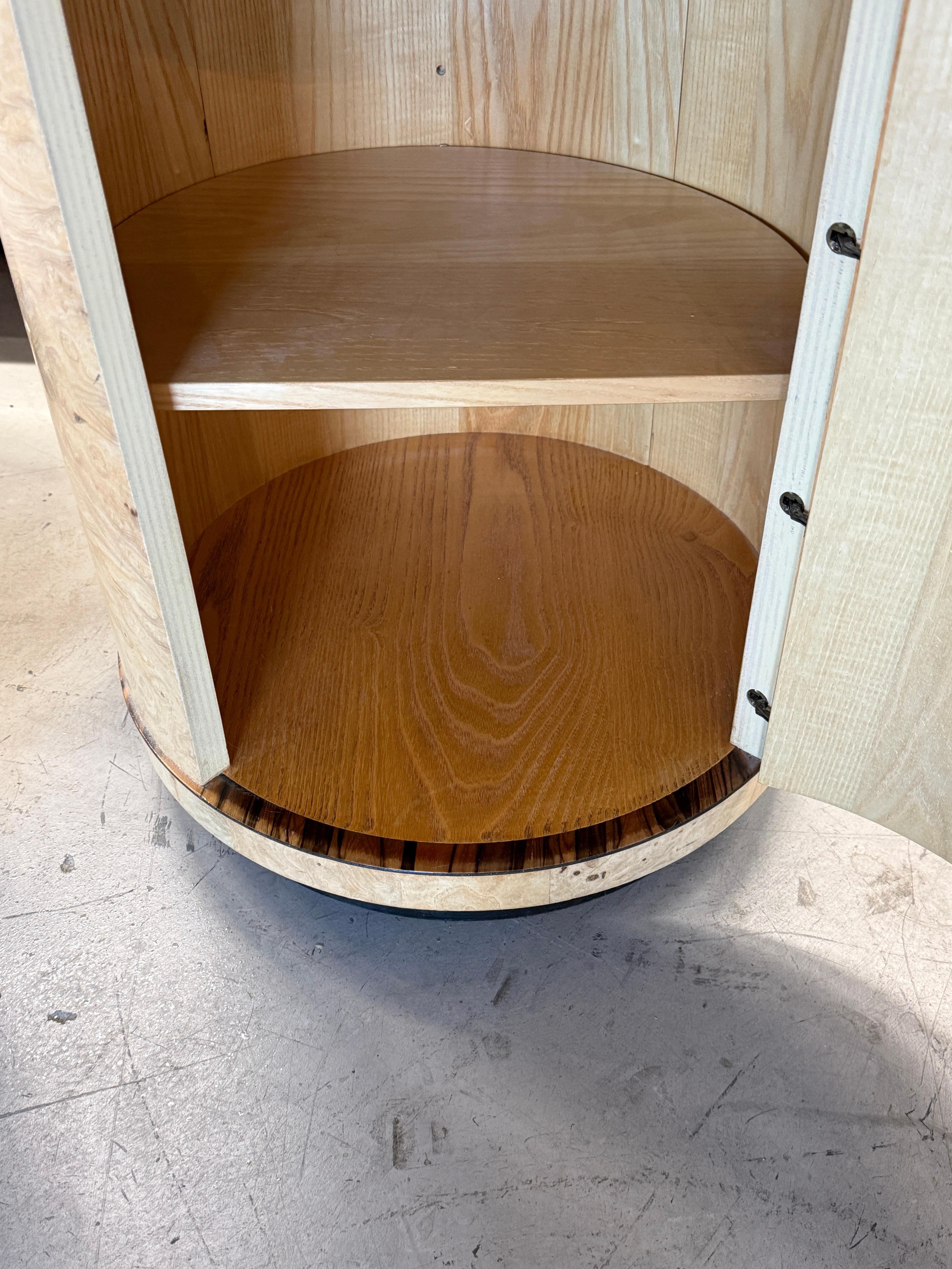 Superbes tables de nuit en loupe de Henredon des années 1980 en vente 2