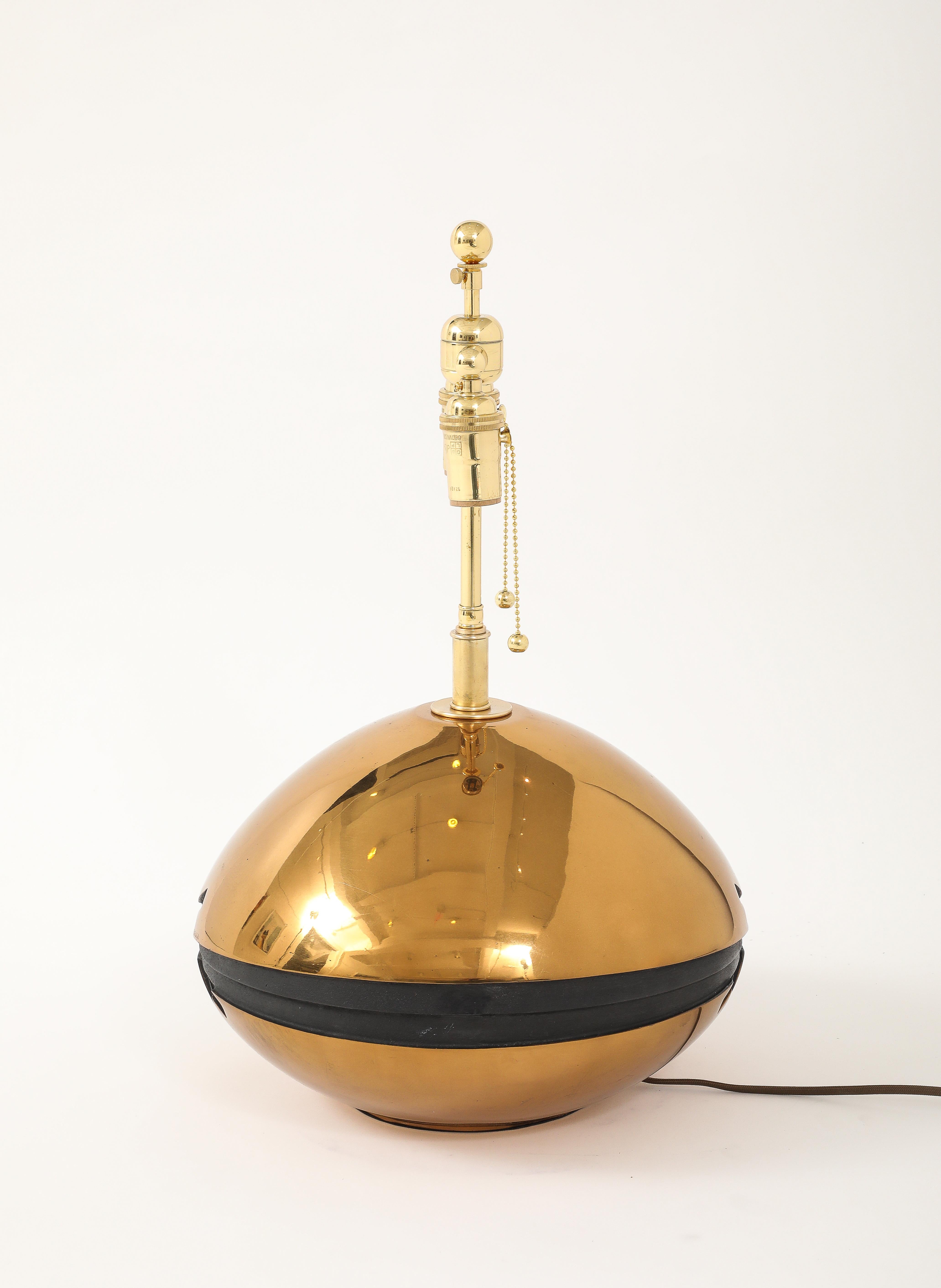 Stunning 1980's  Large Brass and Bronze Sculptural lamp signed By ESA Fedrigolli In Excellent Condition For Sale In New York, NY