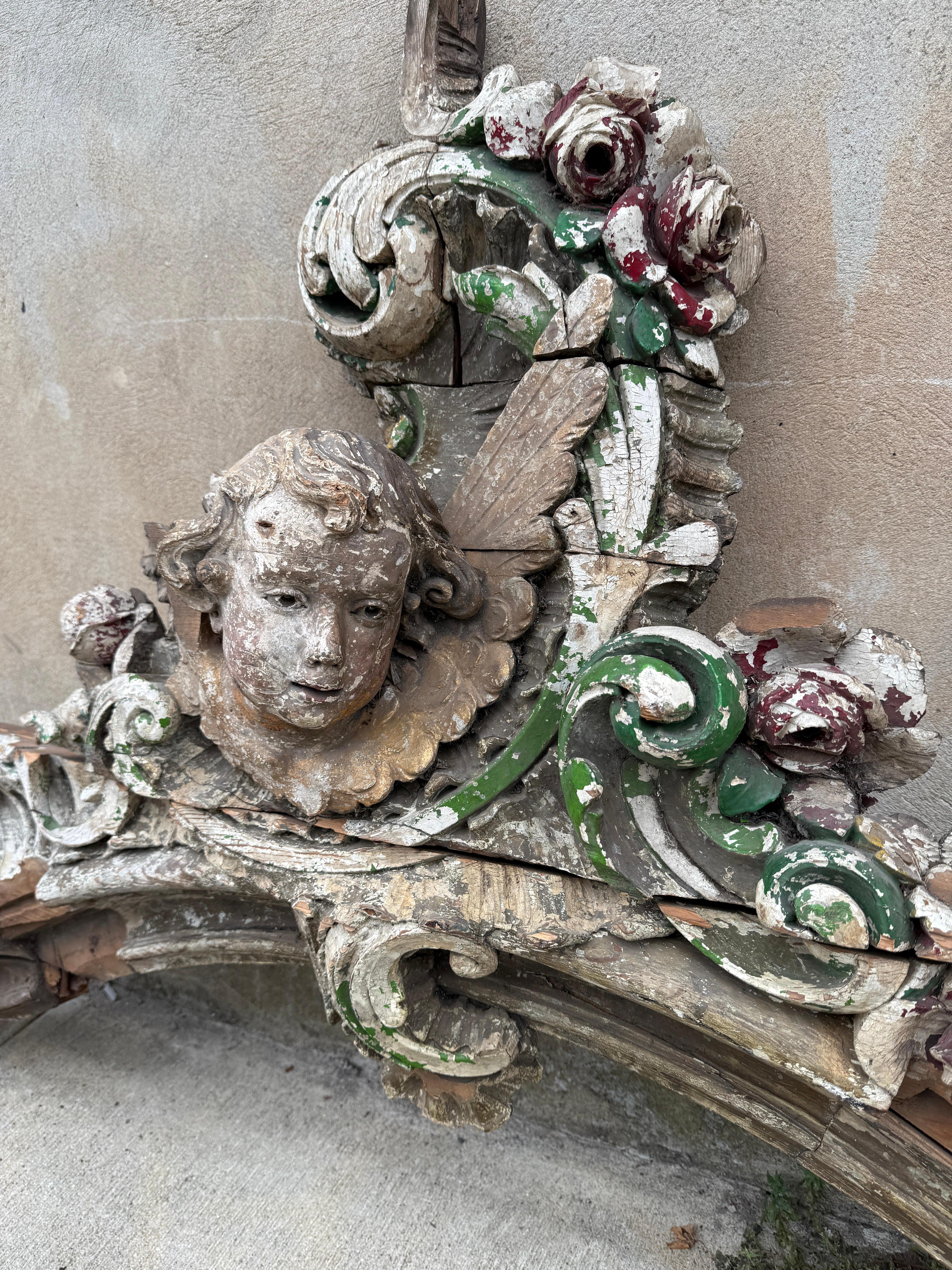 Splendidi archi di recupero architettonico con angeli intagliati del XIX secolo (COPPIA) in vendita 6