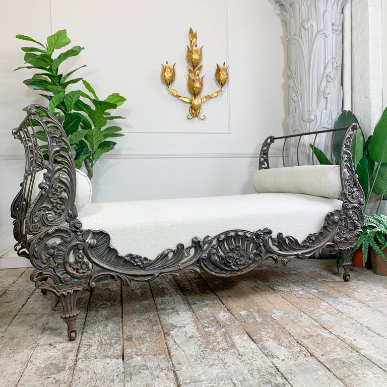 Stunning 19th Century Art Nouveau Cast Iron French Daybed For Sale at