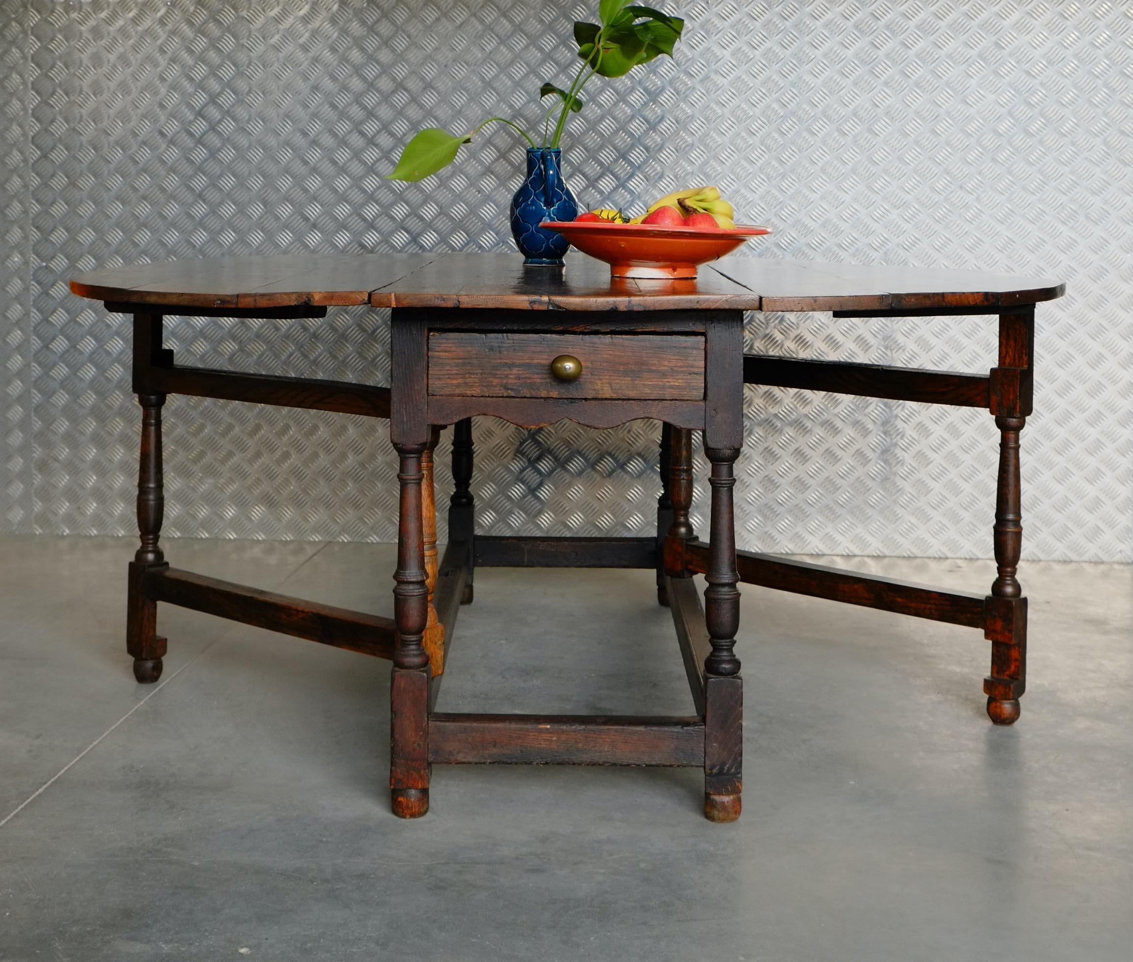 19th Century English Oak Plank Top, Drop Leaf, Large Wide Oval Dining Table For Sale 5