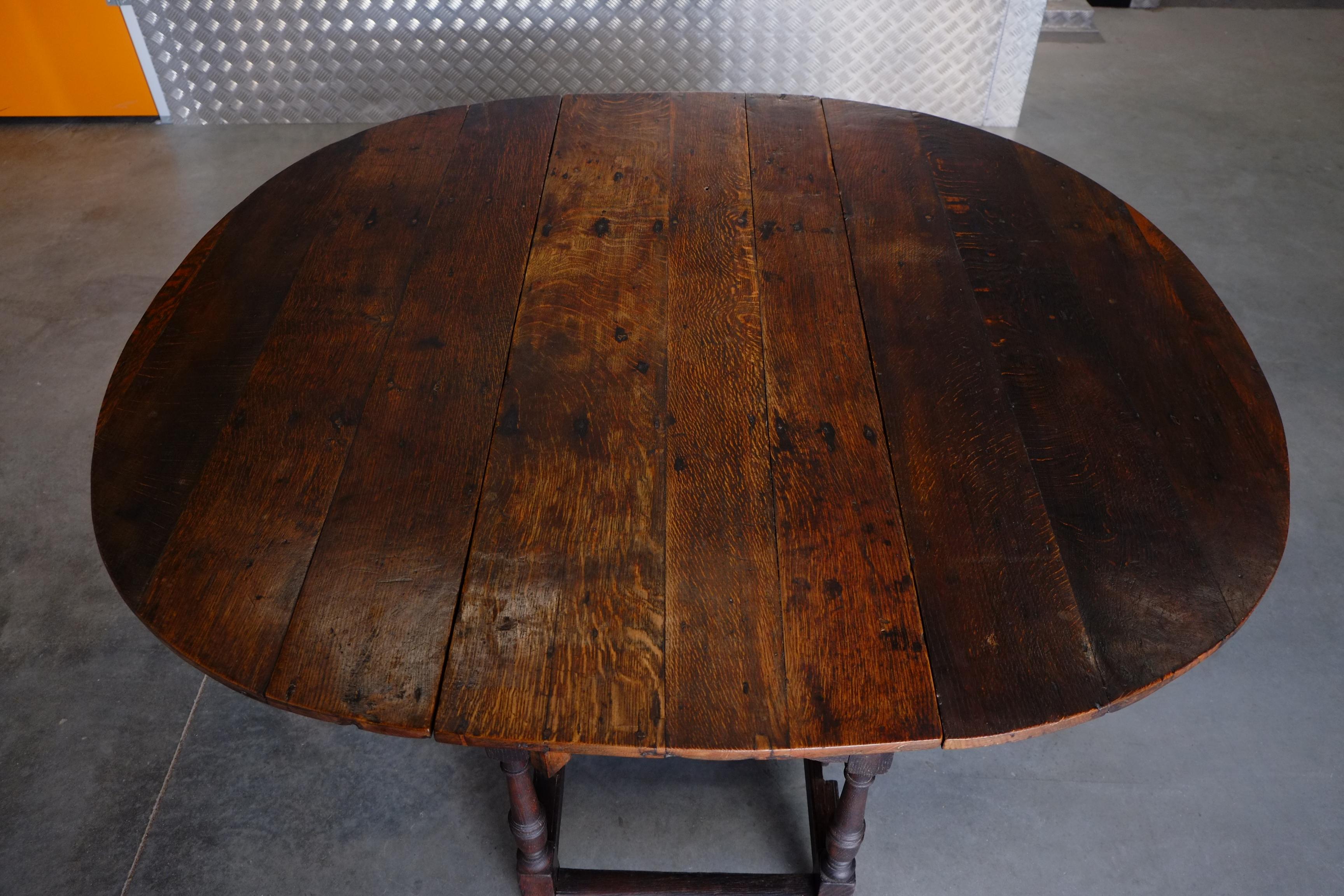 19th Century English Oak Plank Top, Drop Leaf, Large Wide Oval Dining Table For Sale 1