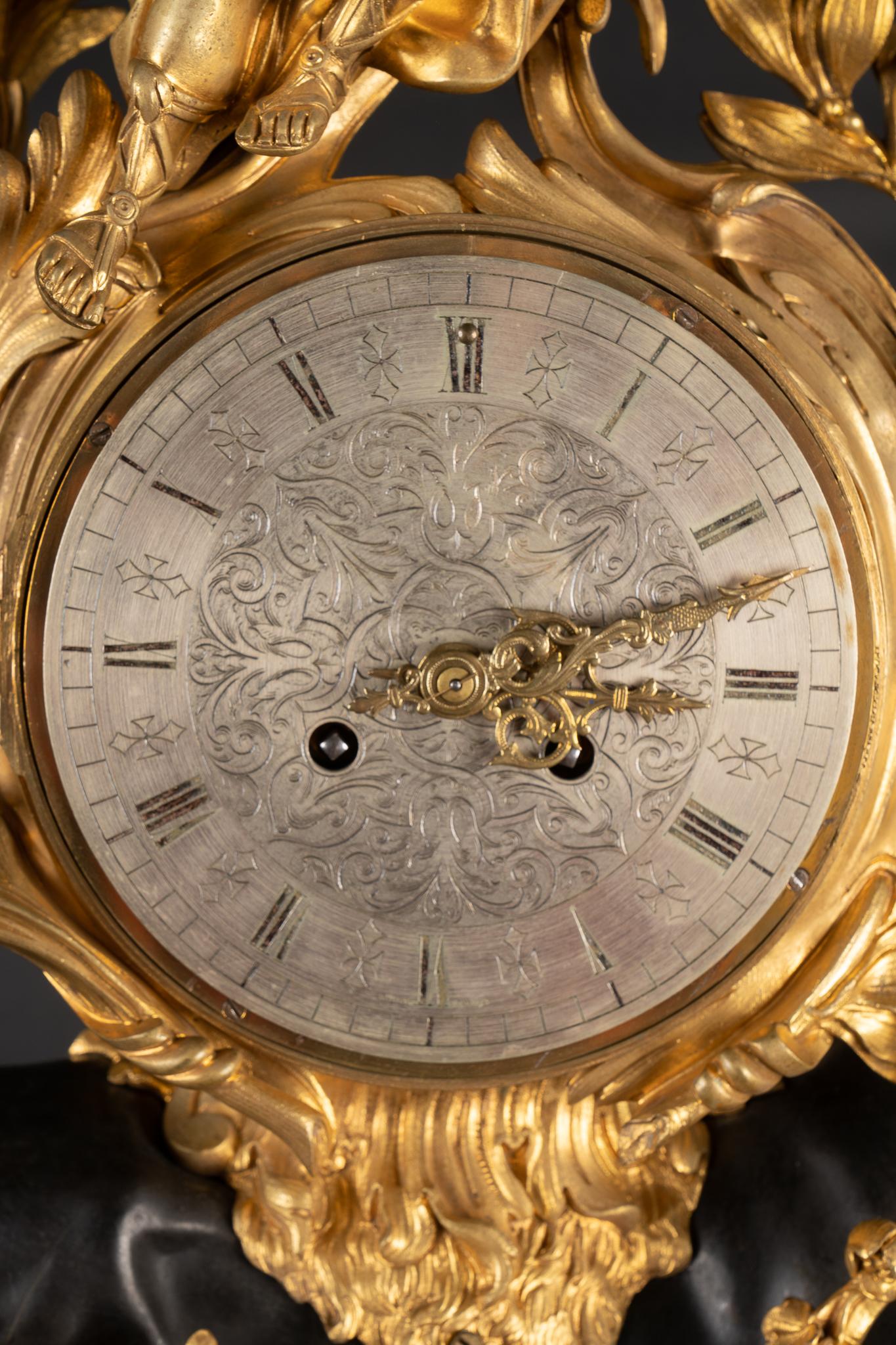Superbe horloge française Louis XV du 19ème siècle en vente 3