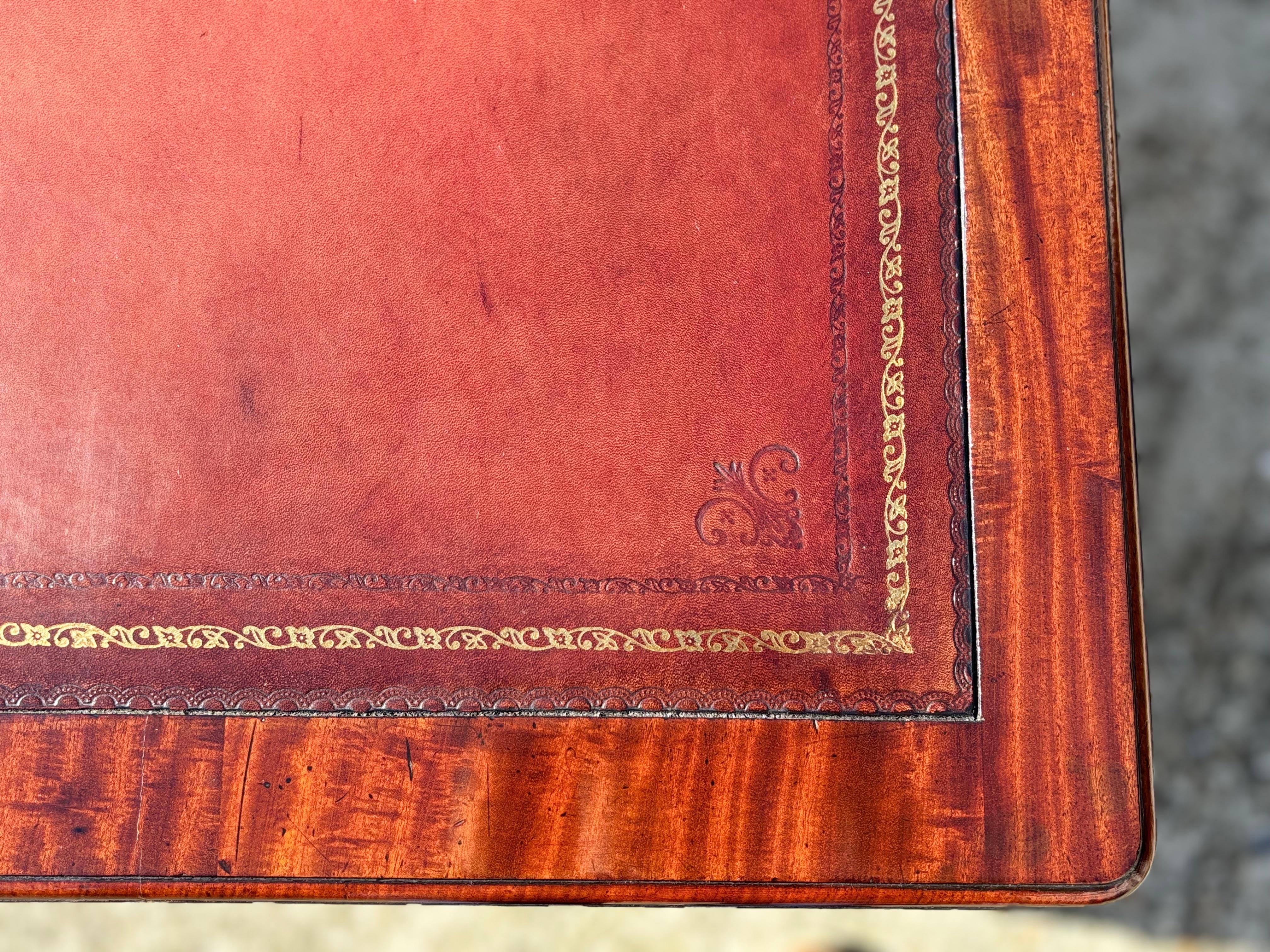 Stupefacente scrivania in mogano del XIX secolo timbrata da Holland & Sons in vendita 1