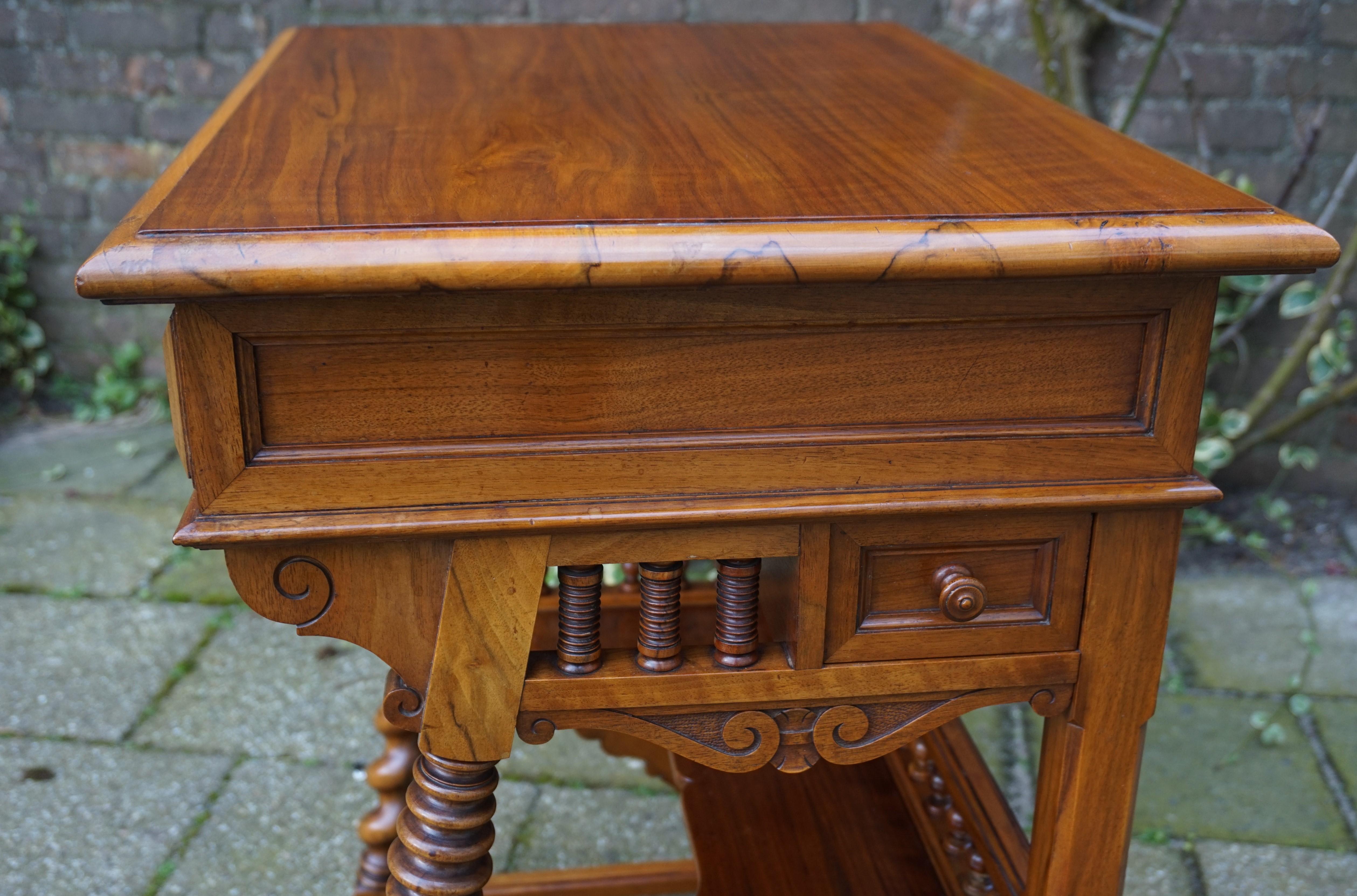 Stunning Nutwood Side Table or Little Ladies Desk with Drawers and Lock 10