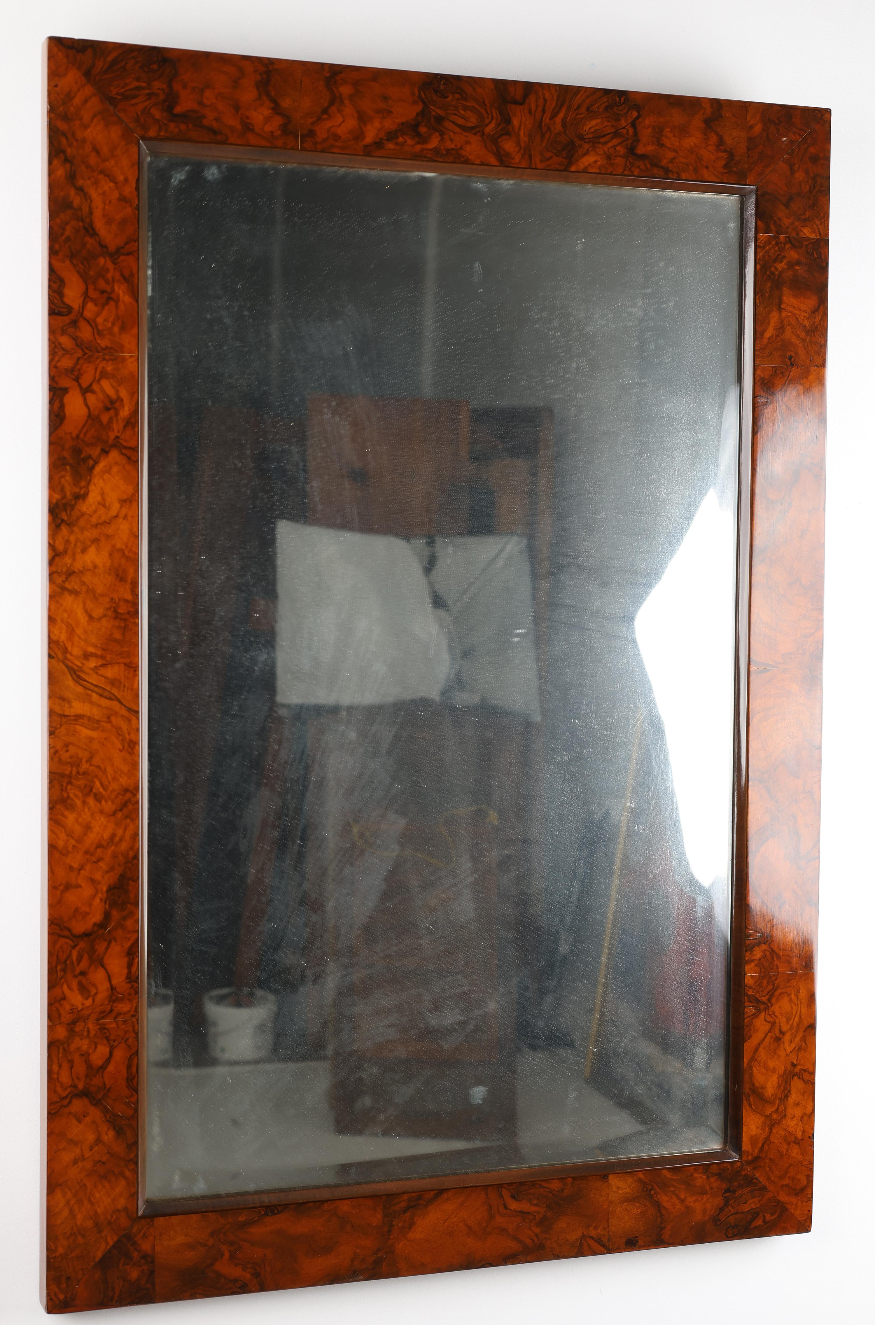 Impresionante espejo de pared del siglo XIX - Biedermeier, Viena, hacia 1830 en venta 1