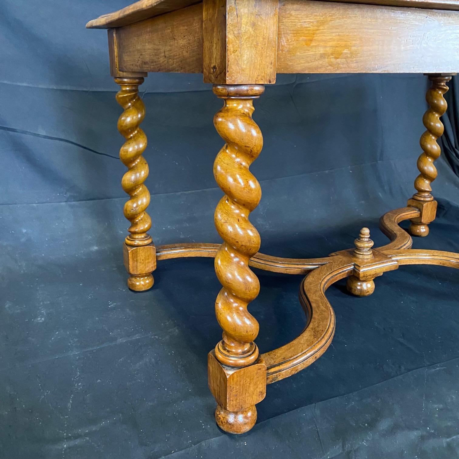 Stunning 19th Century Walnut French Barley Twist Center or Dining Table For Sale 2