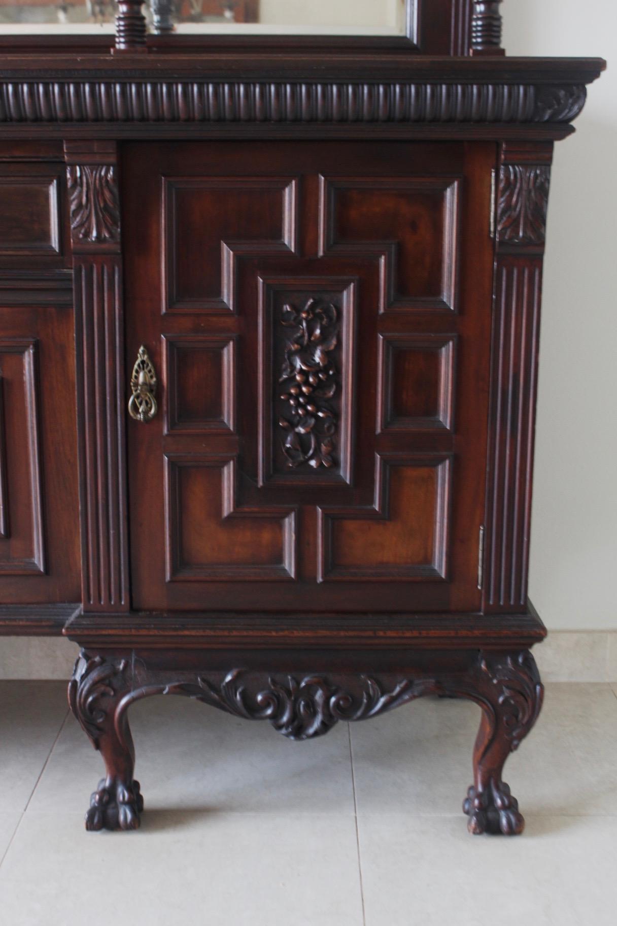 Chippendale Ball-Claw Mahogany Large Buffet with Mirror, 19th Century  For Sale 6