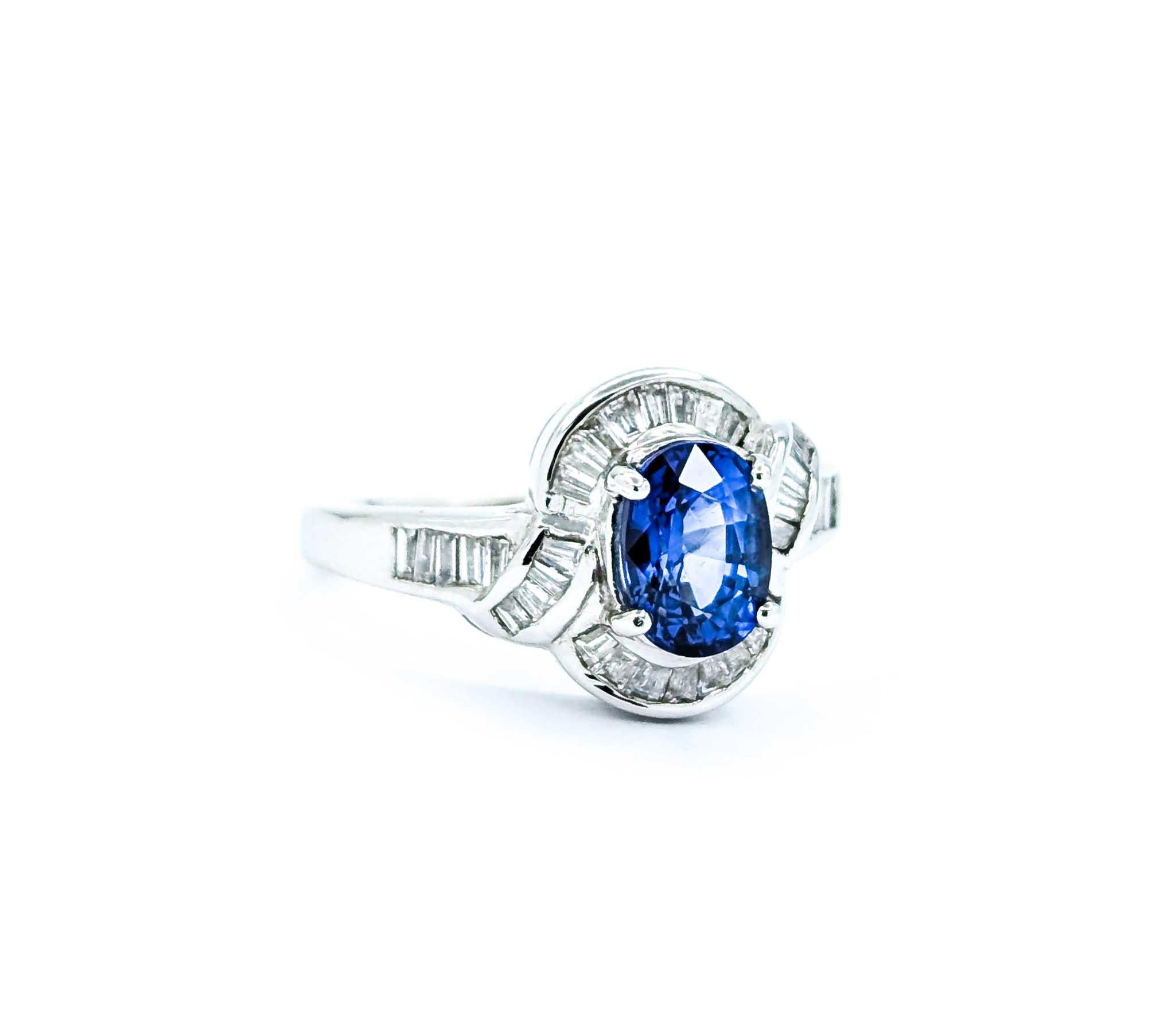 Women's Stunning 1ct Sapphire & Diamond Halo Ring in White Gold For Sale
