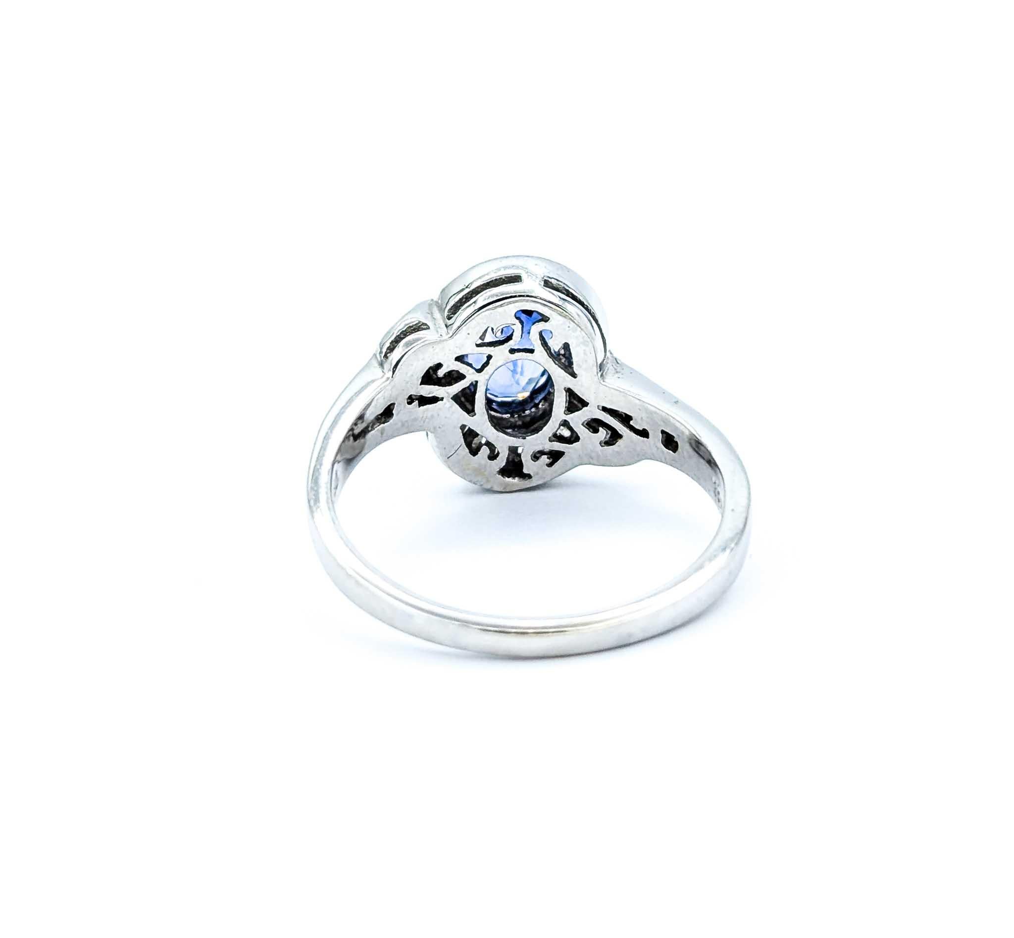 Stunning 1ct Sapphire & Diamond Halo Ring in White Gold For Sale 2