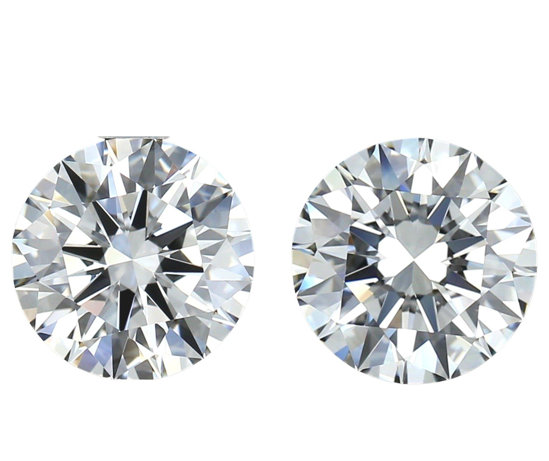 Stunning 2 Pcs Natural Diamonds with 1.85 Ct Round H IF VVS1 GIA Cert. In New Condition For Sale In רמת גן, IL