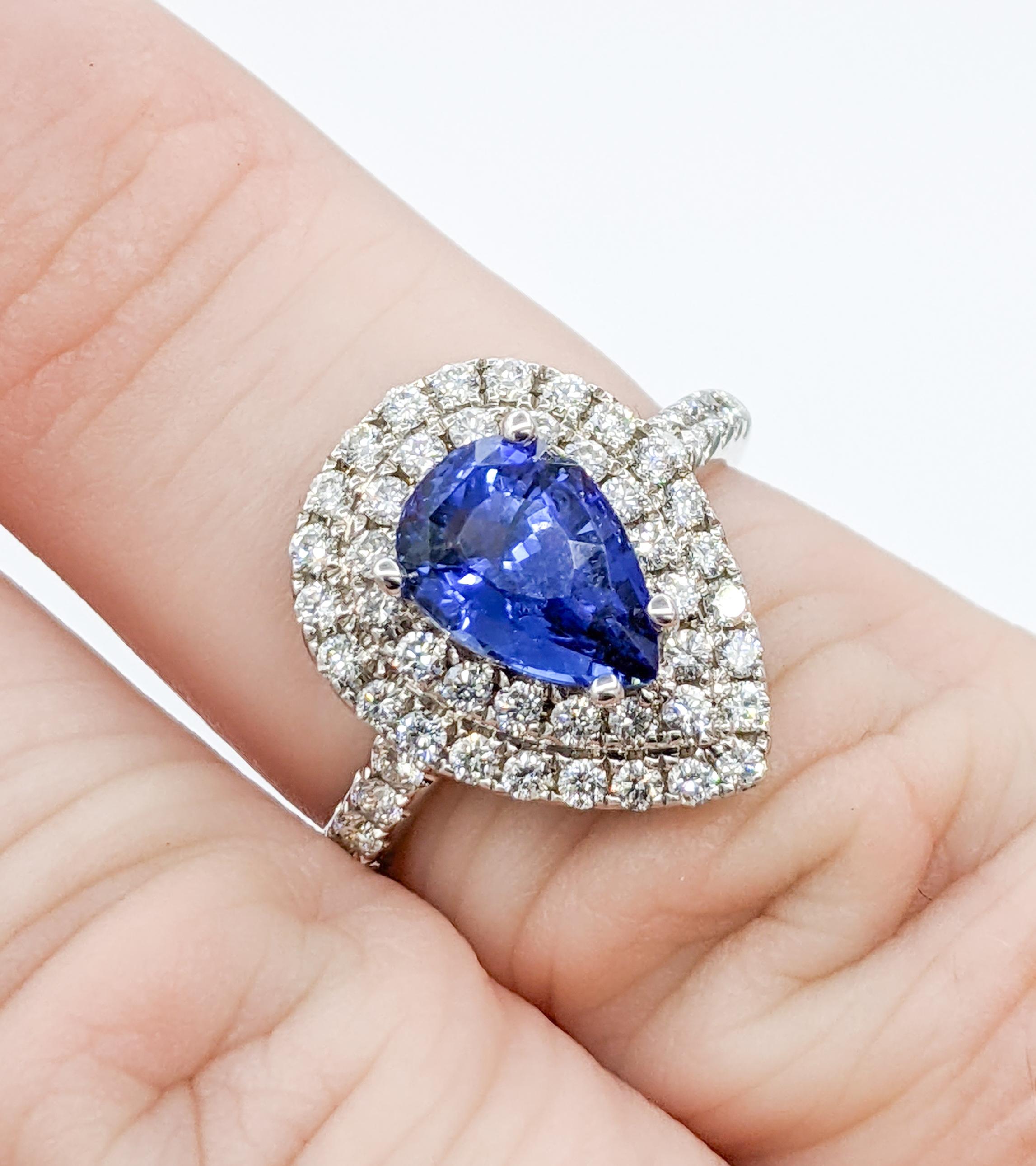 Contemporary Stunning 2.00ct Sapphire & Diamond Cocktail Ring - 18K White Gold For Sale