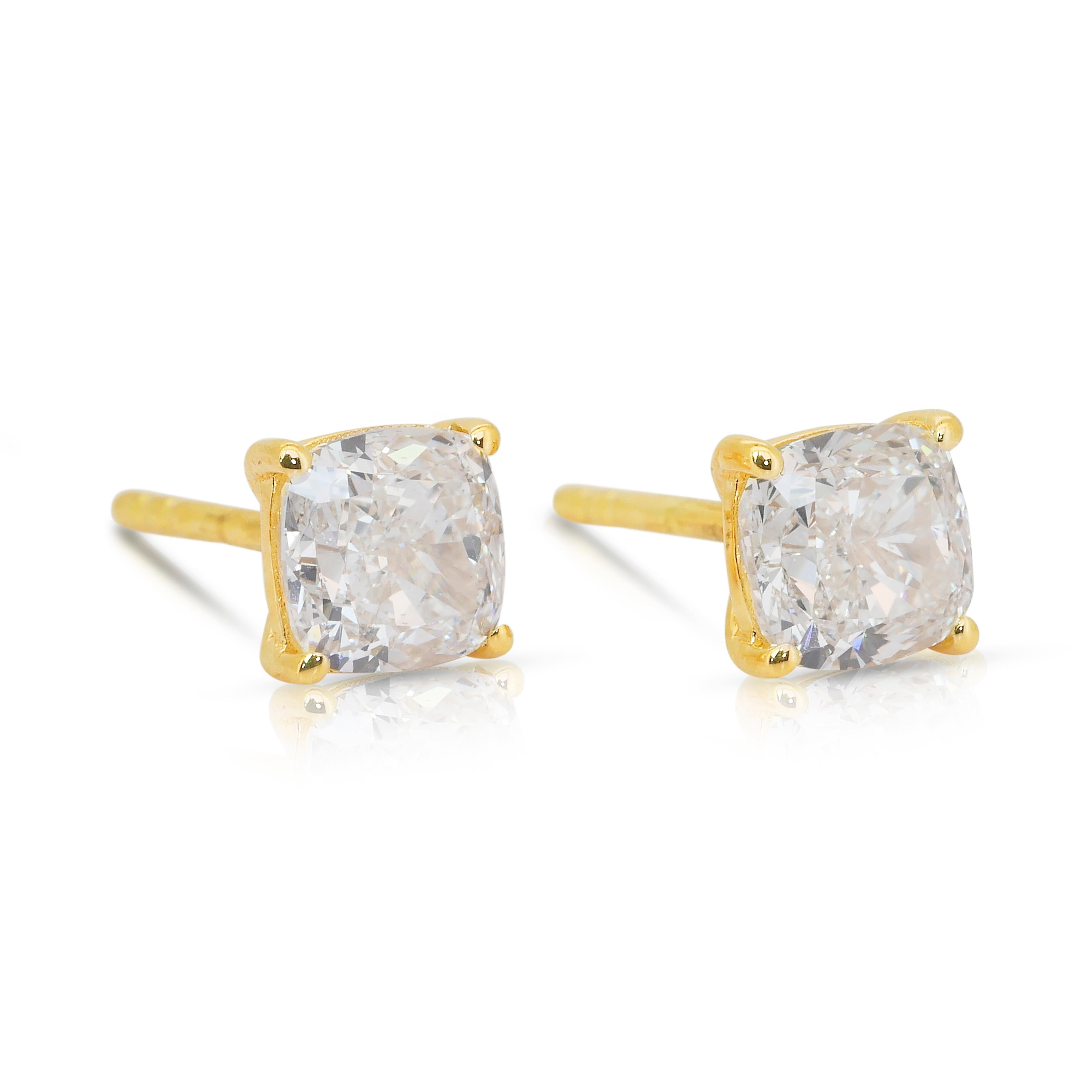 Taille coussin Boucles d'oreilles en or jaune 18k avec 2.02ct de diamants - IGI Certified en vente
