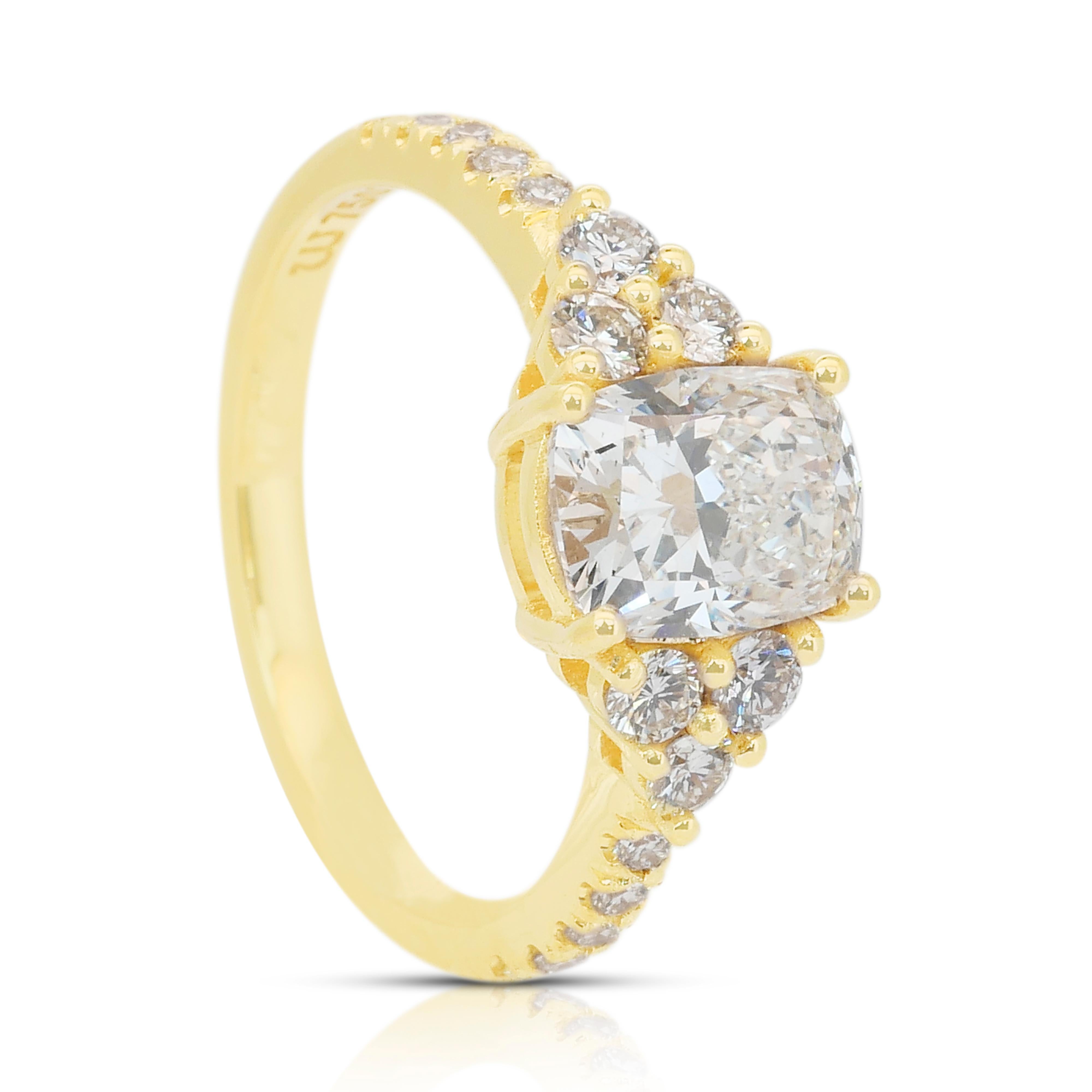 Superbe bague en or jaune 18 carats avec pavé de 2,06 ct de diamants - certifié IGI en vente 3