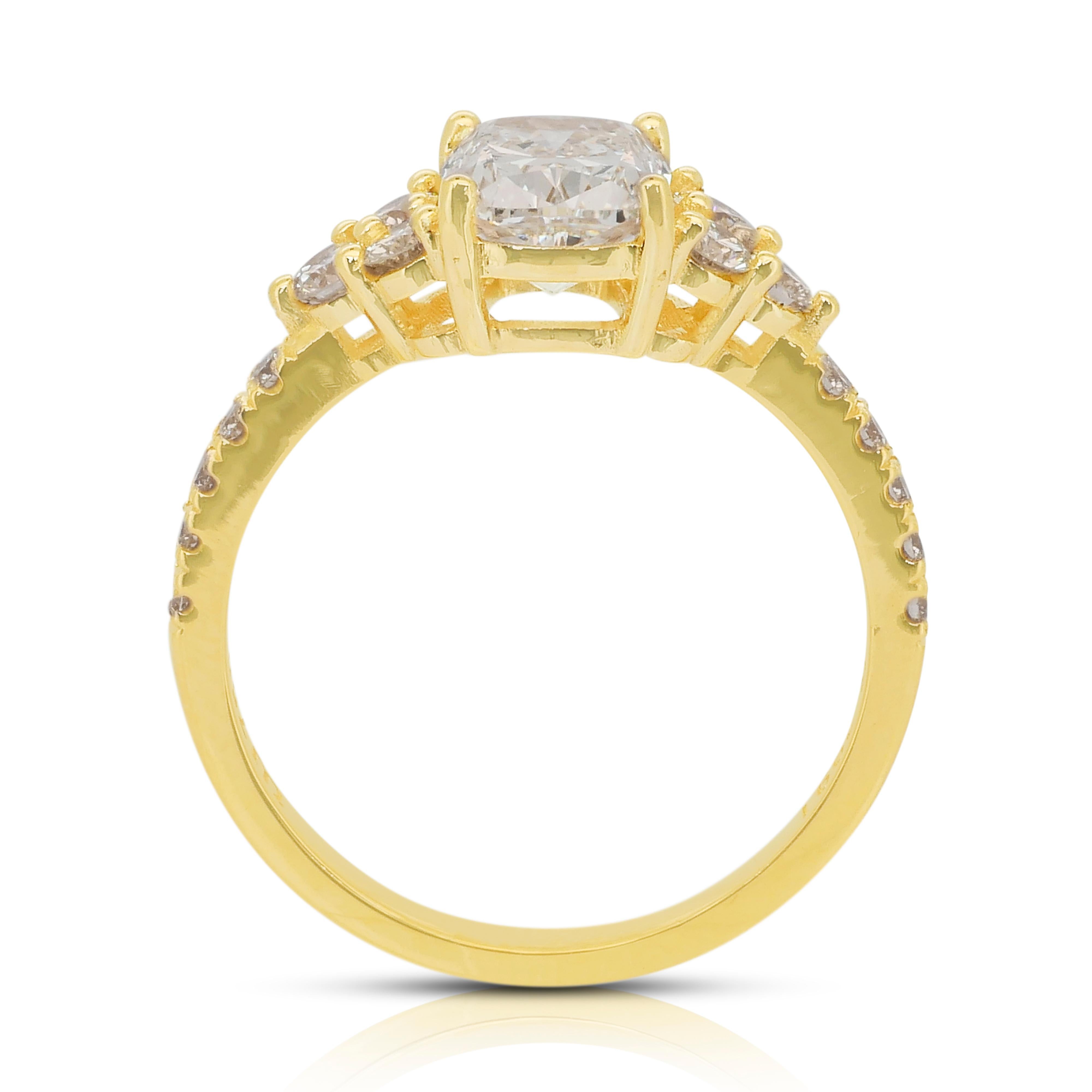 Superbe bague en or jaune 18 carats avec pavé de 2,06 ct de diamants - certifié IGI en vente 4