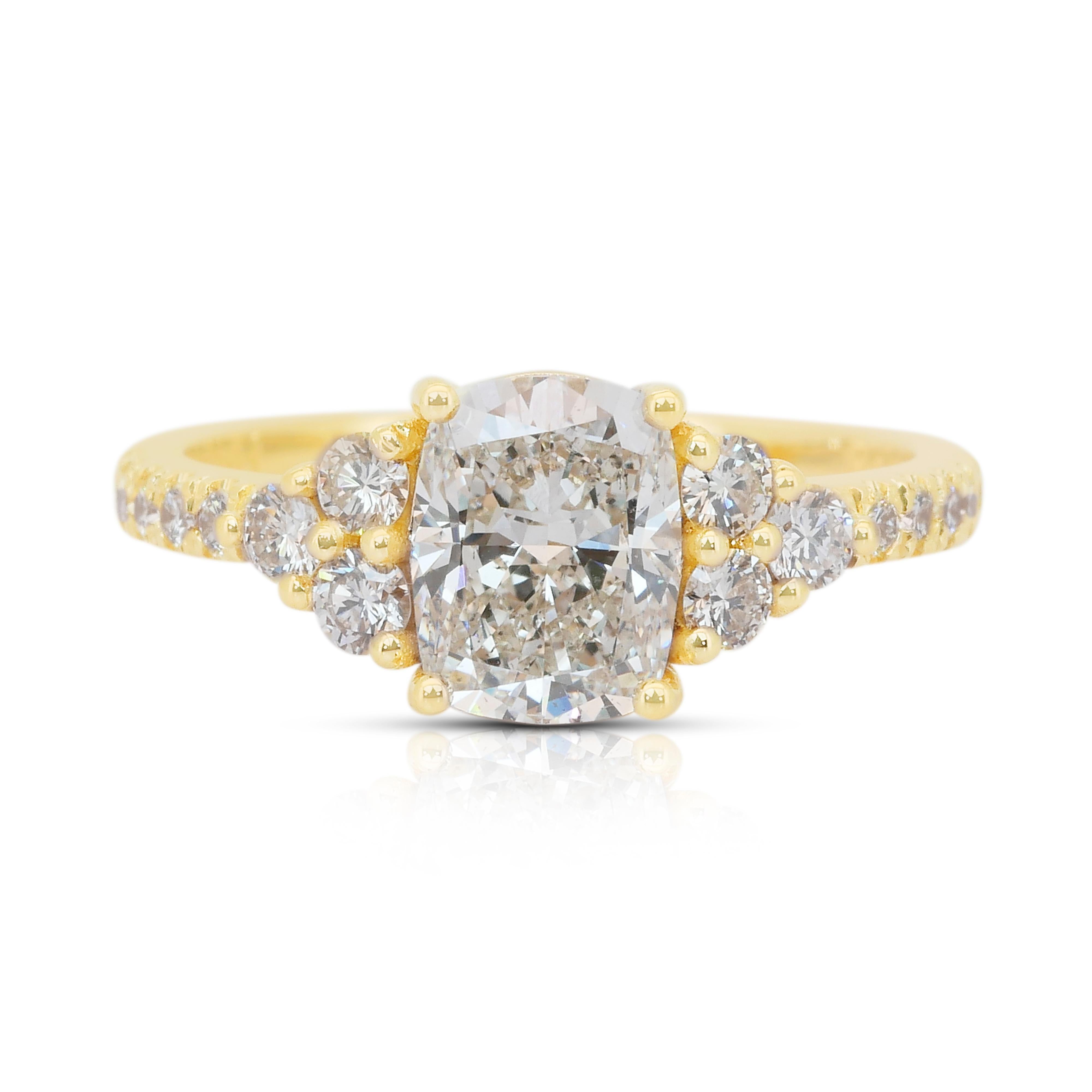 Superbe bague en or jaune 18 carats avec pavé de 2,06 ct de diamants - certifié IGI en vente