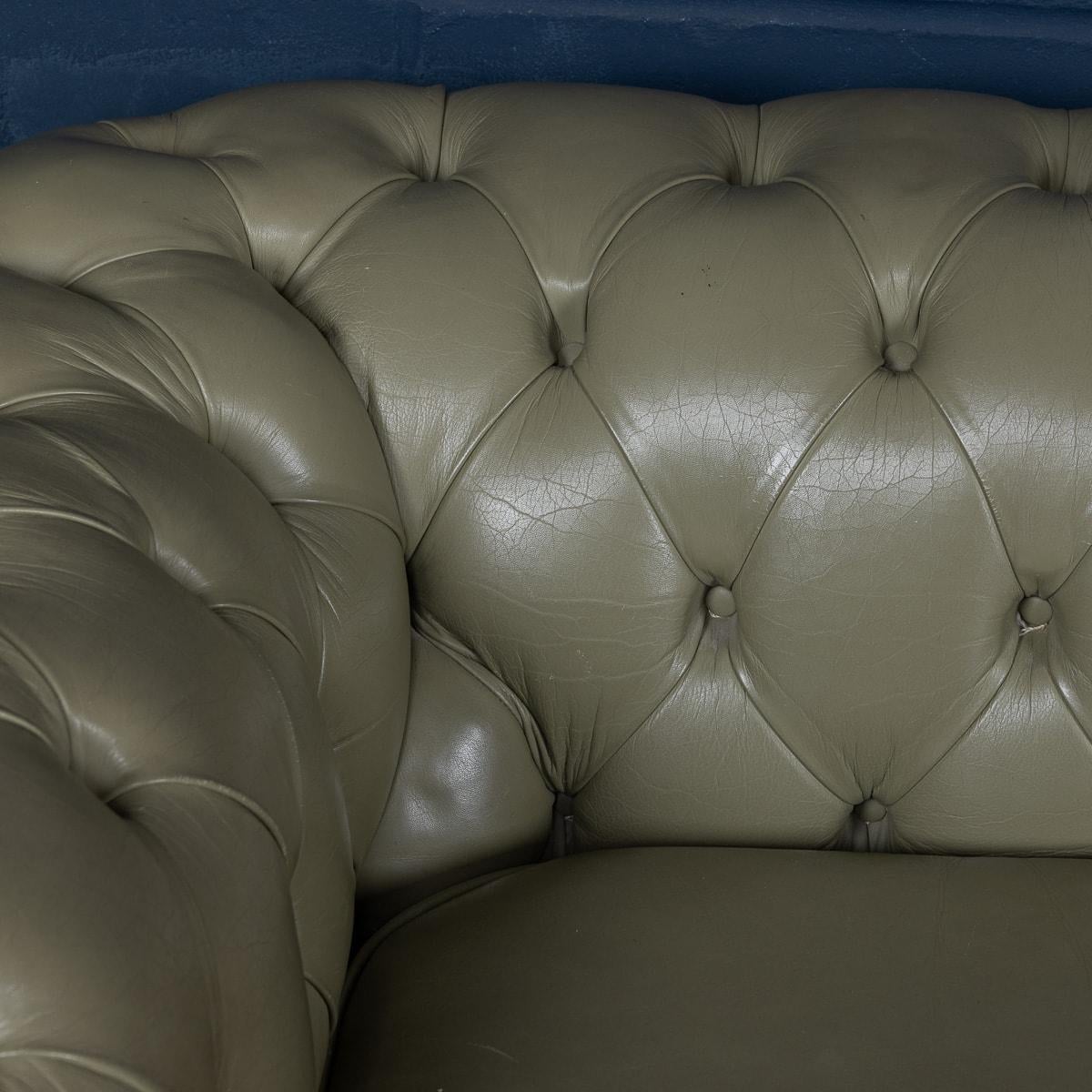 Stunning 20th Century English Olive Green Leather Chesterfield Sofa For Sale 9