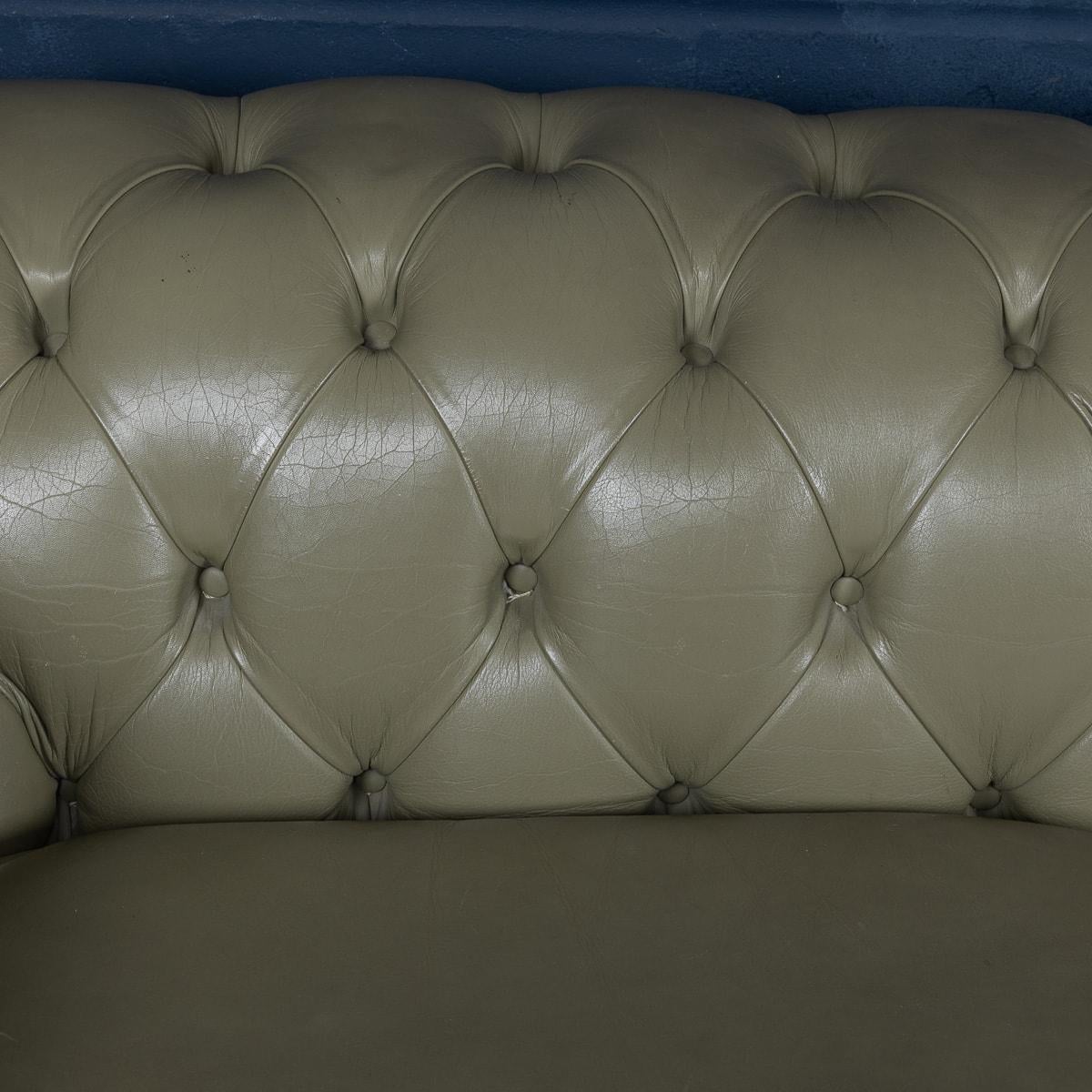 Stunning 20th Century English Olive Green Leather Chesterfield Sofa For Sale 10